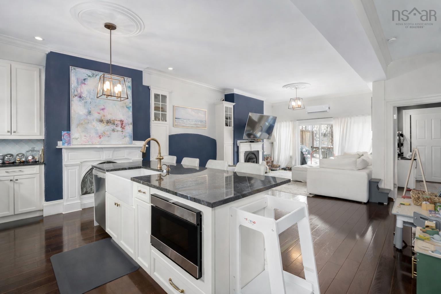 $1,250,000.00: 6028/6030 Cunard Street, Halifax