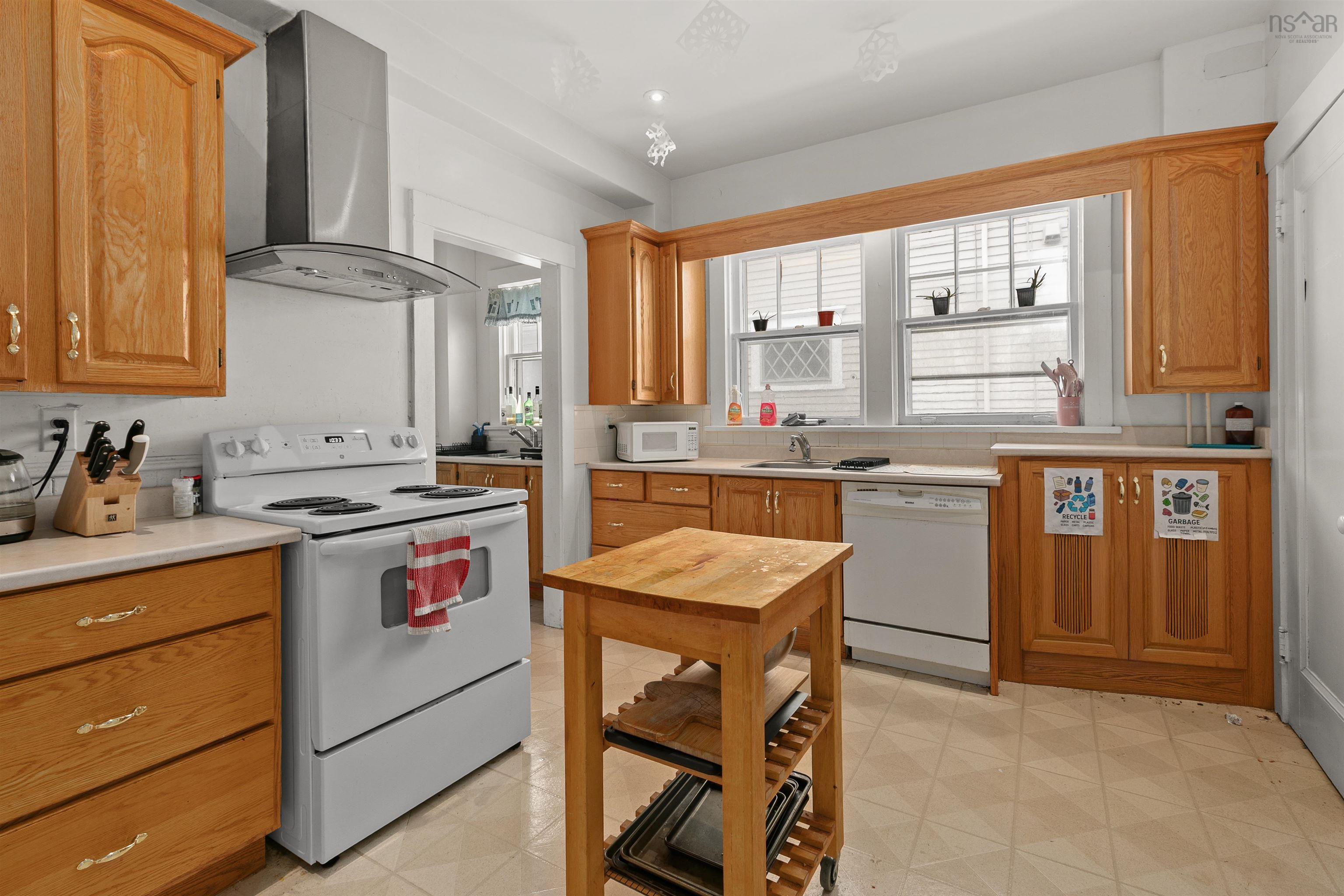 1645 Oxford Street, Halifax, NS (MLS 202604064)