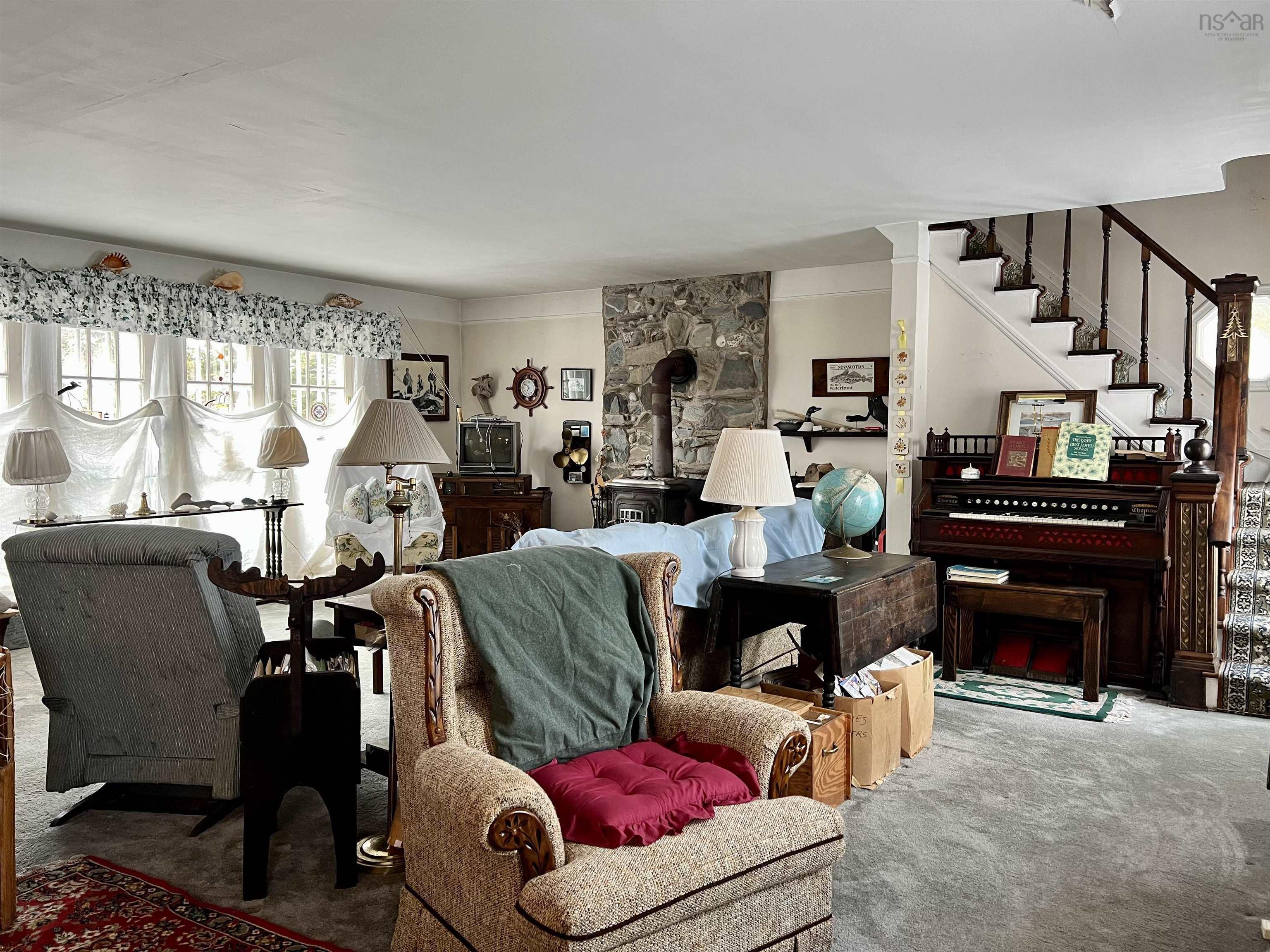 $375,000.00: 647 East Green Harbour, East Green Harbour