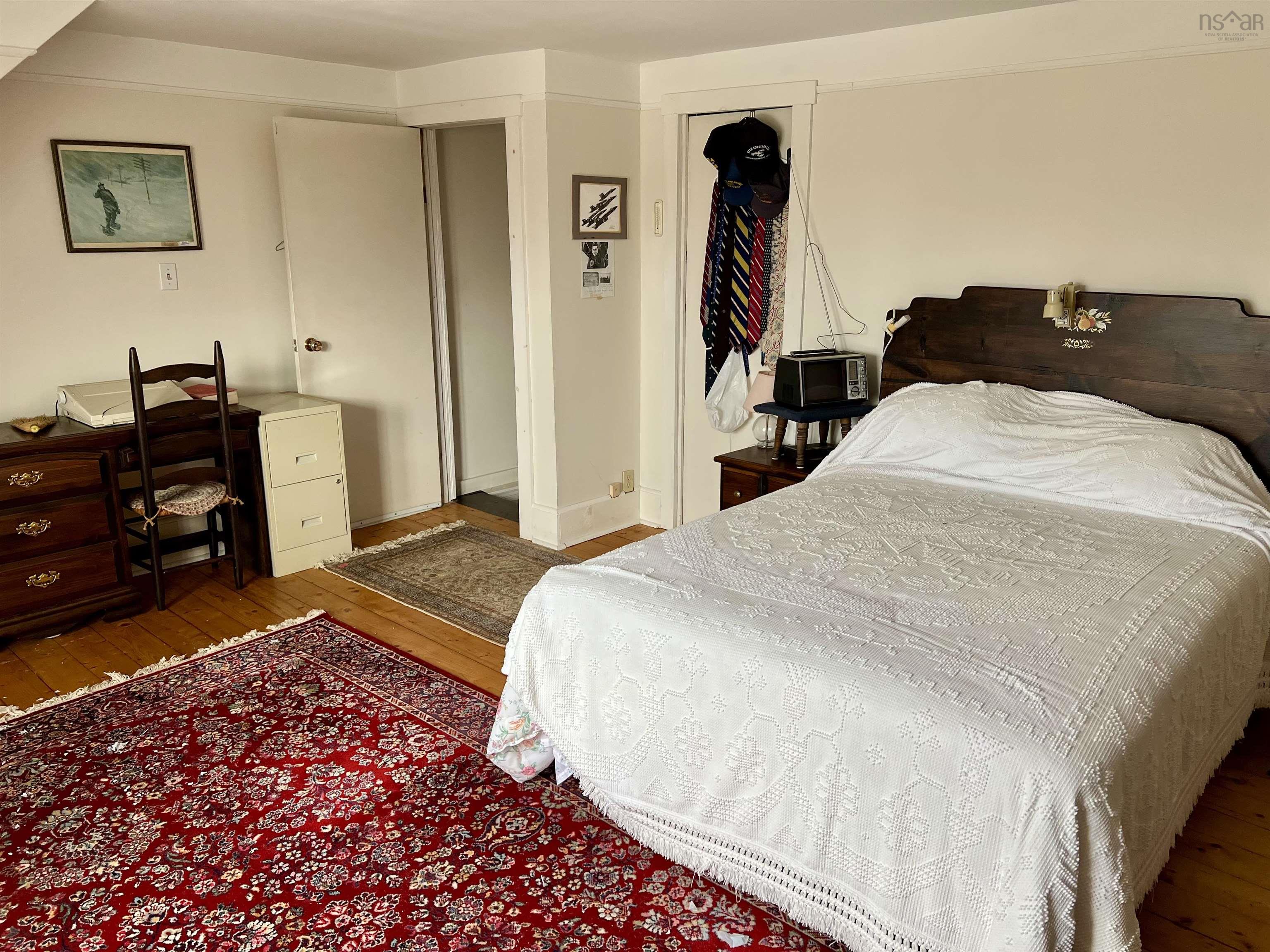 $375,000.00: 647 East Green Harbour, East Green Harbour