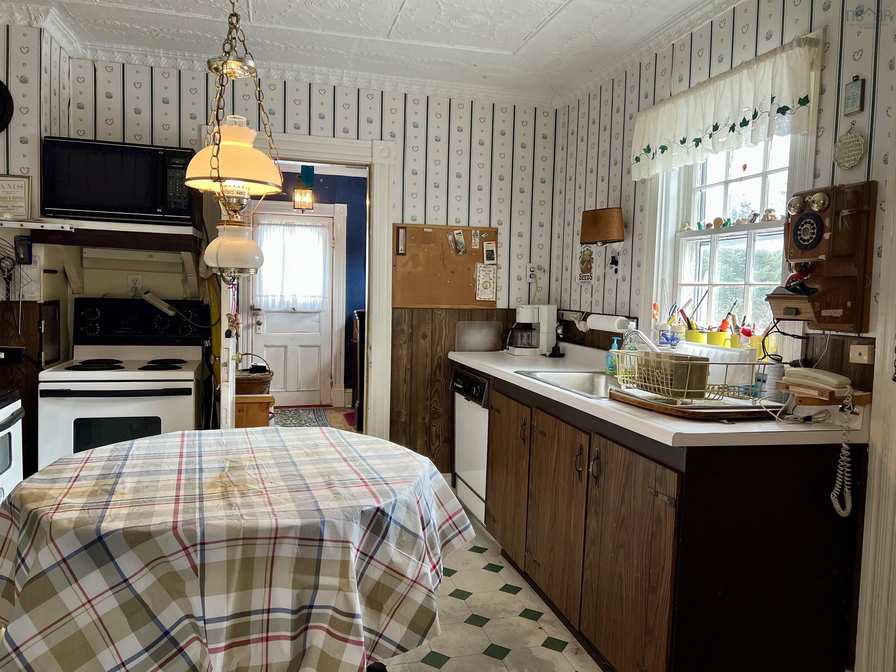 $375,000.00: 647 East Green Harbour, East Green Harbour