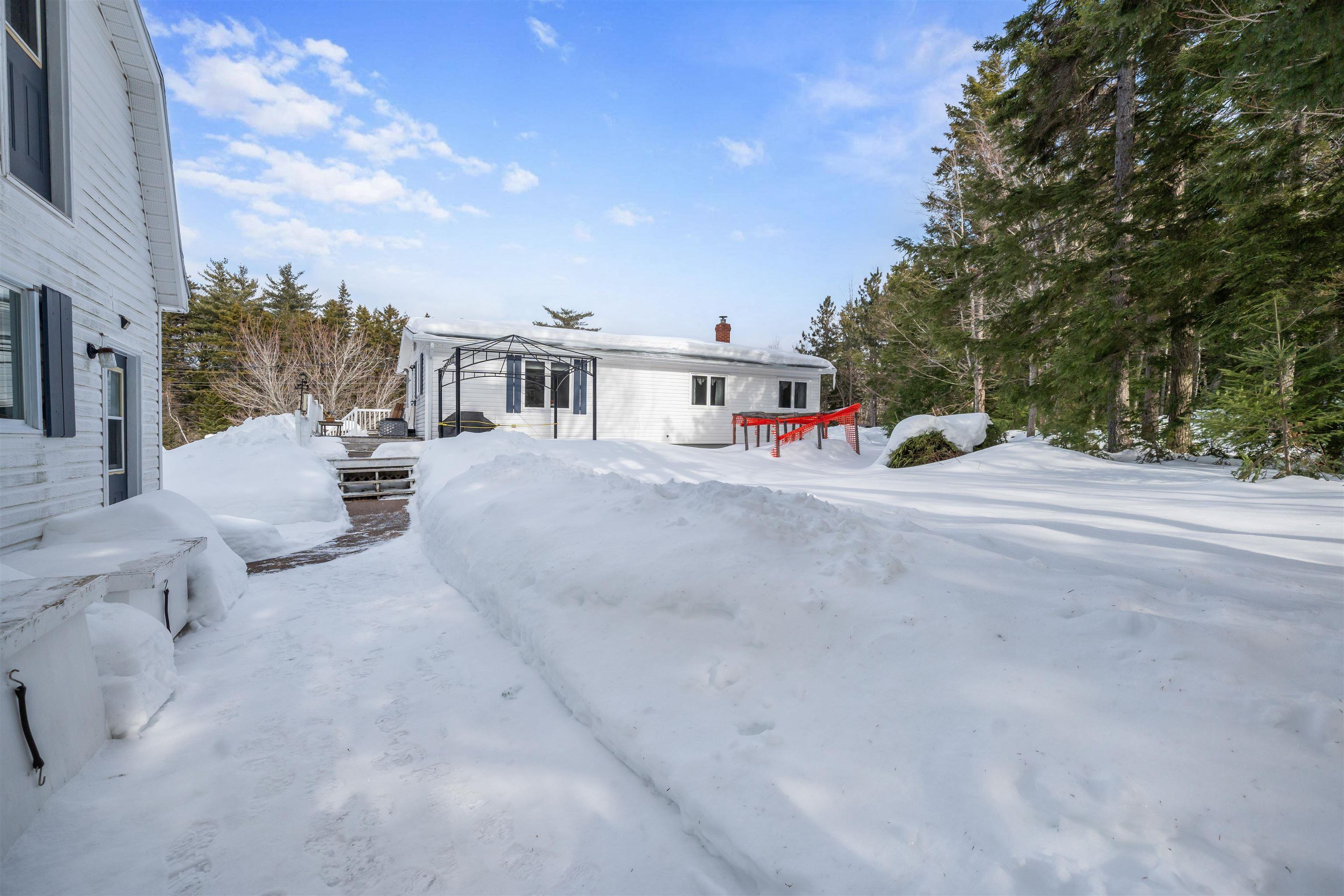 $389,900.00: 9393 Sherbrooke Road, Greenwood