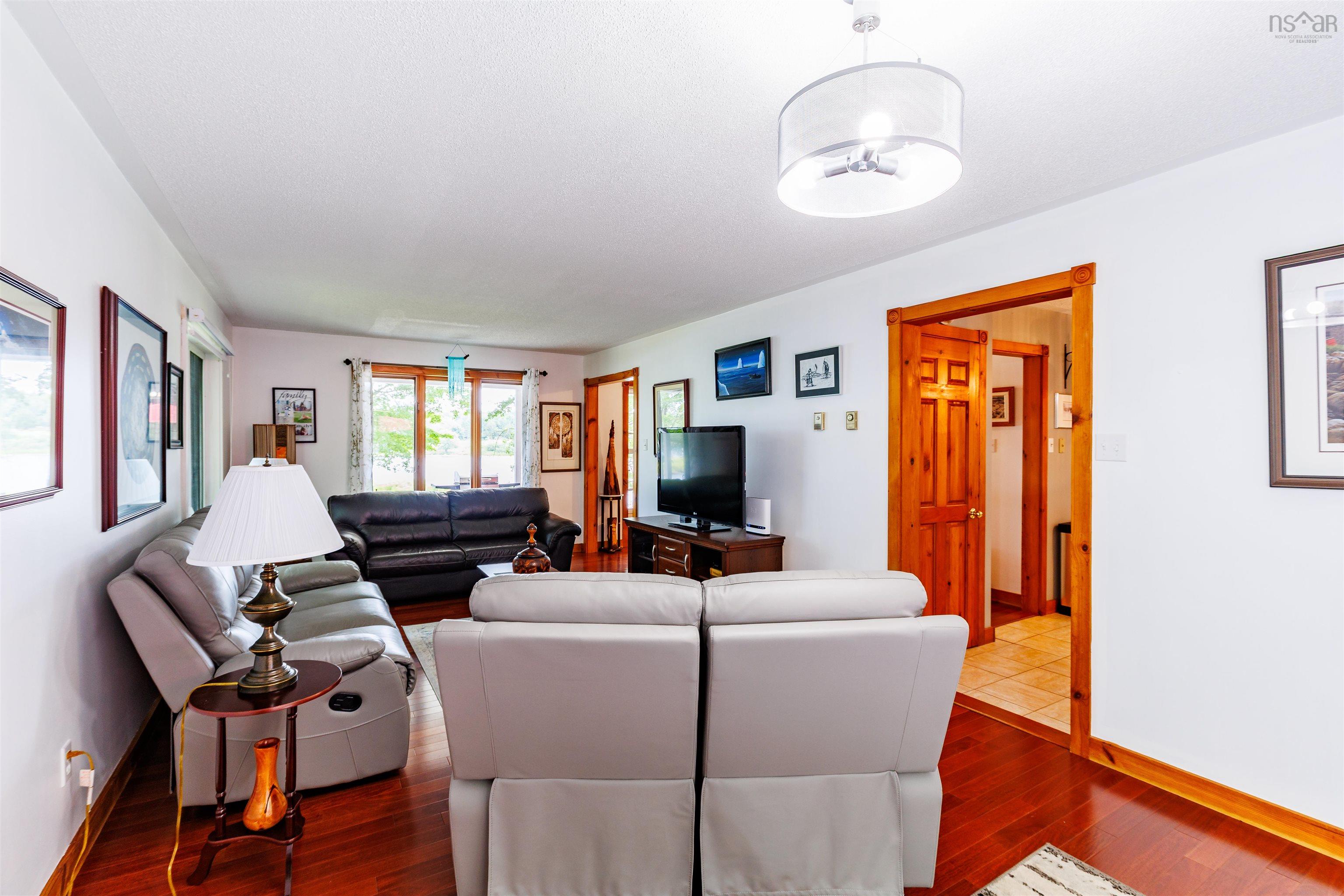 $499,000.00: 154 North Kemptville Road, Kemptville