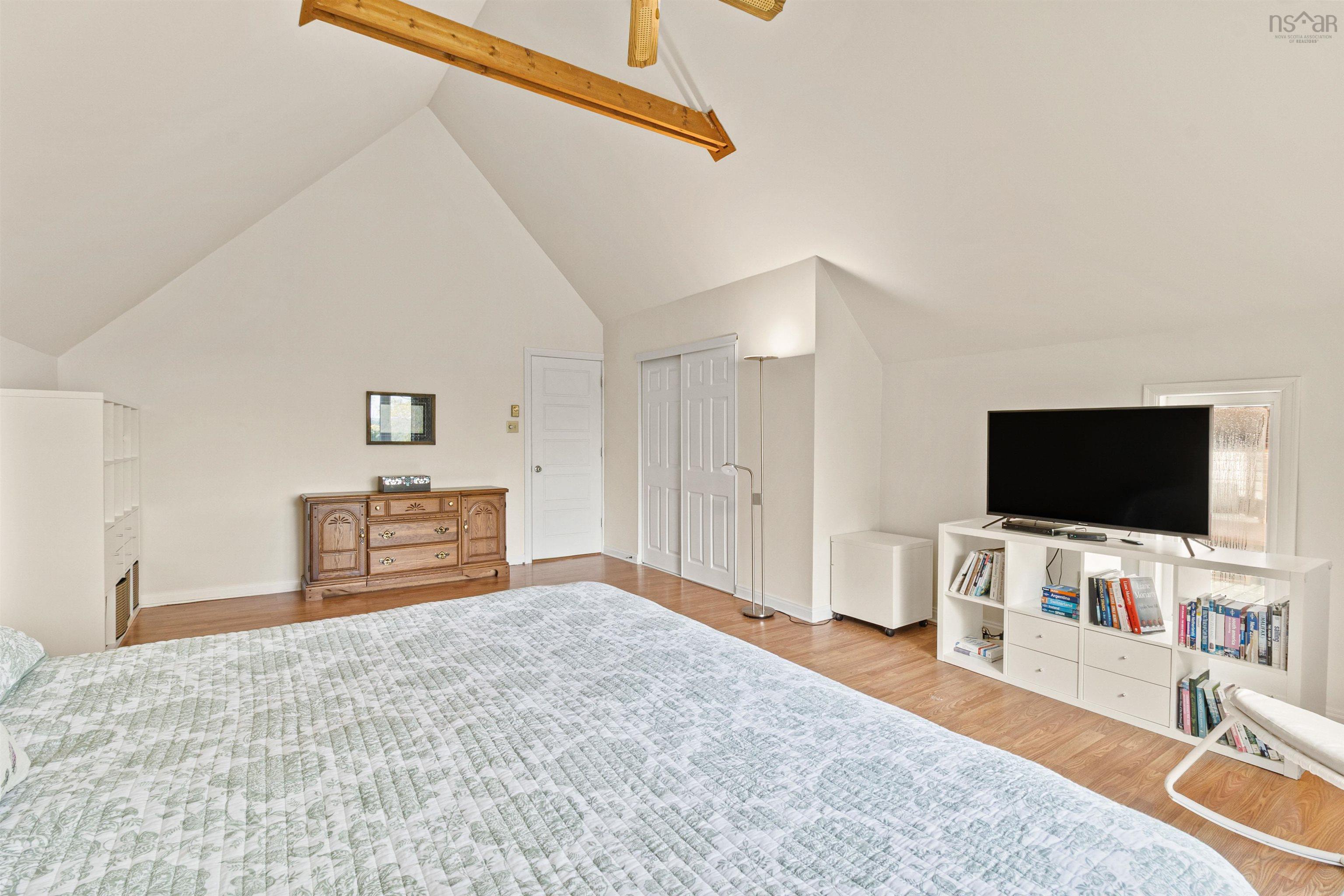 252 Hillside Drive, Boutiliers Point, NS (MLS 202604115)