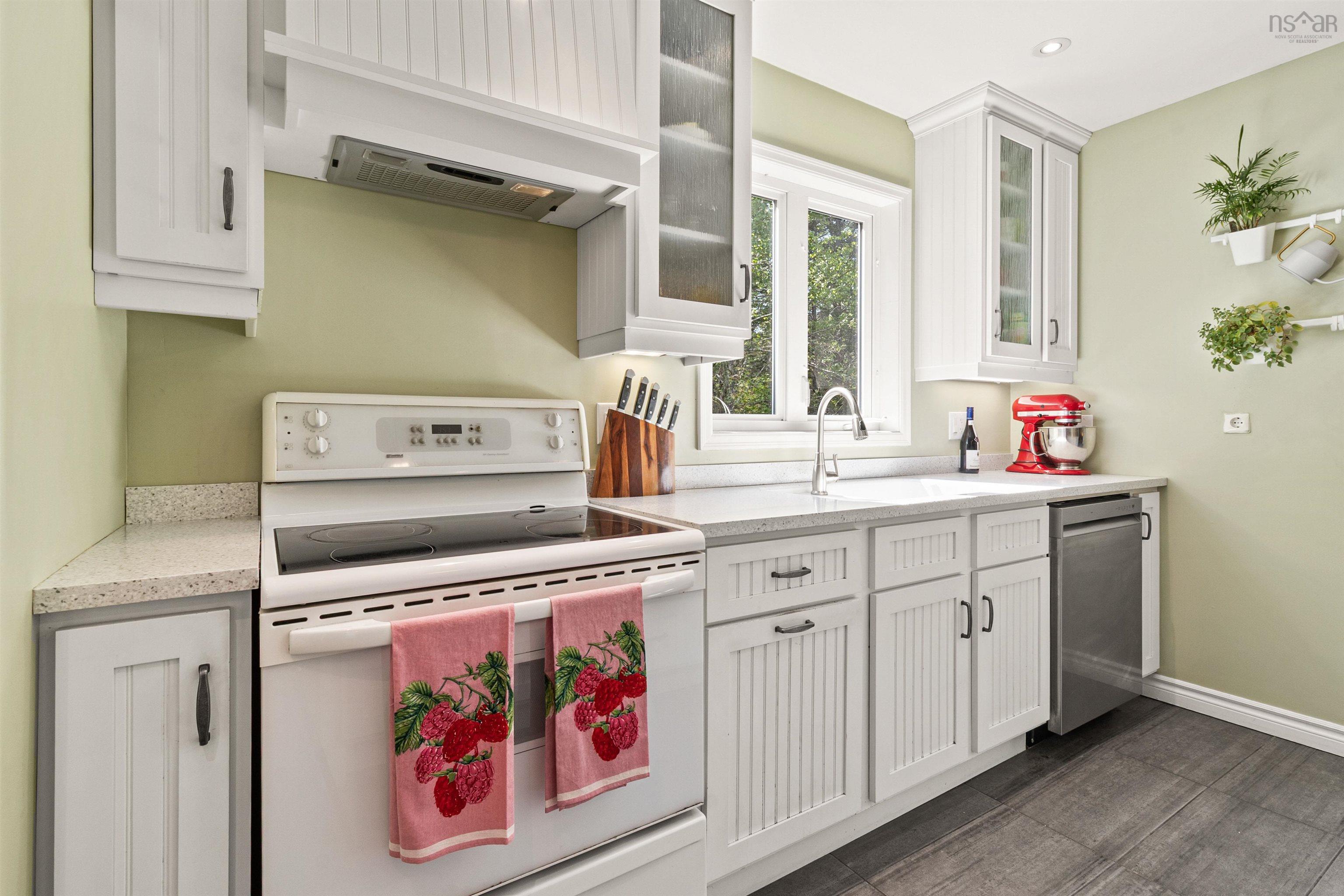 252 Hillside Drive, Boutiliers Point, NS (MLS 202604115)