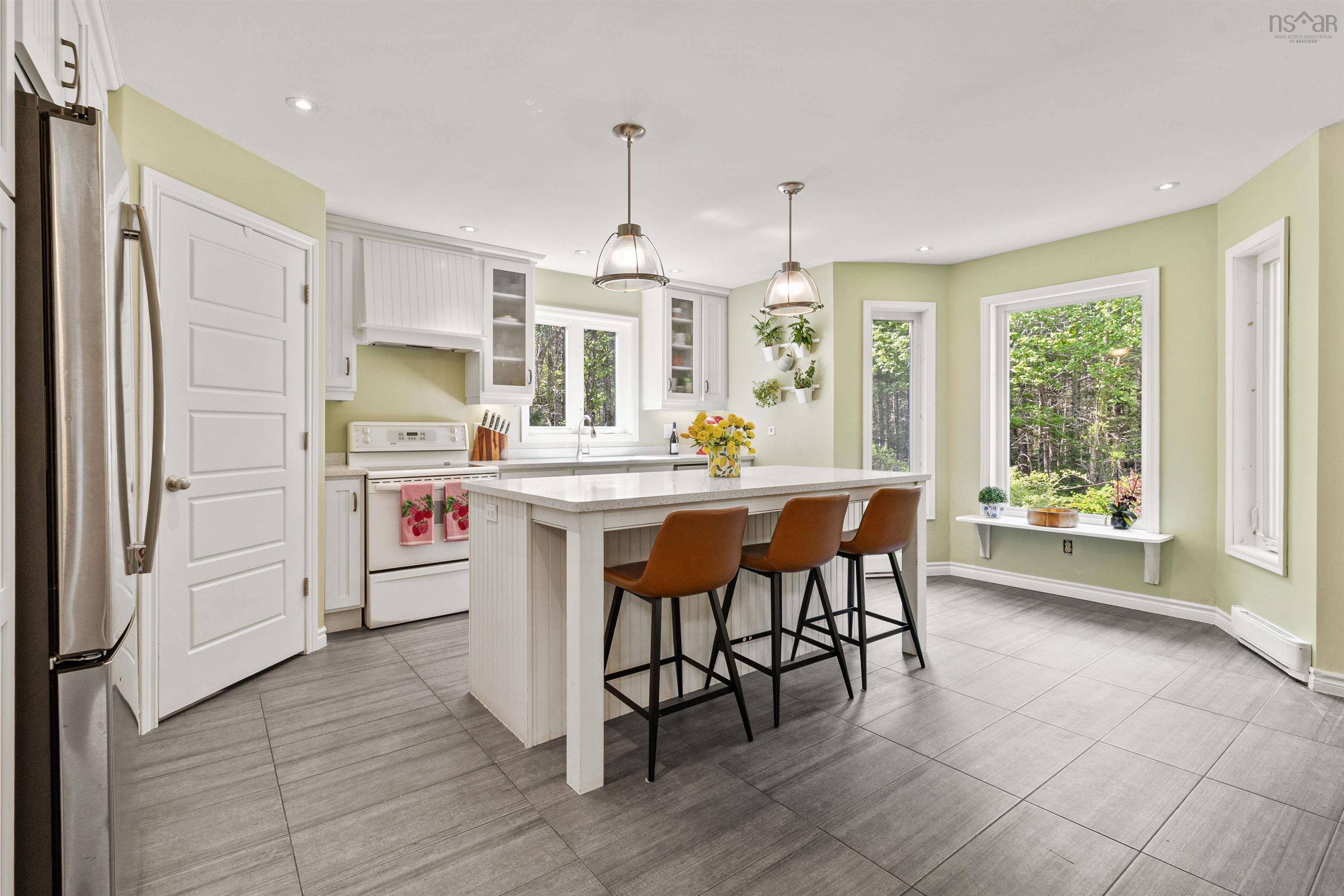 252 Hillside Drive, Boutiliers Point, NS (MLS 202604115)