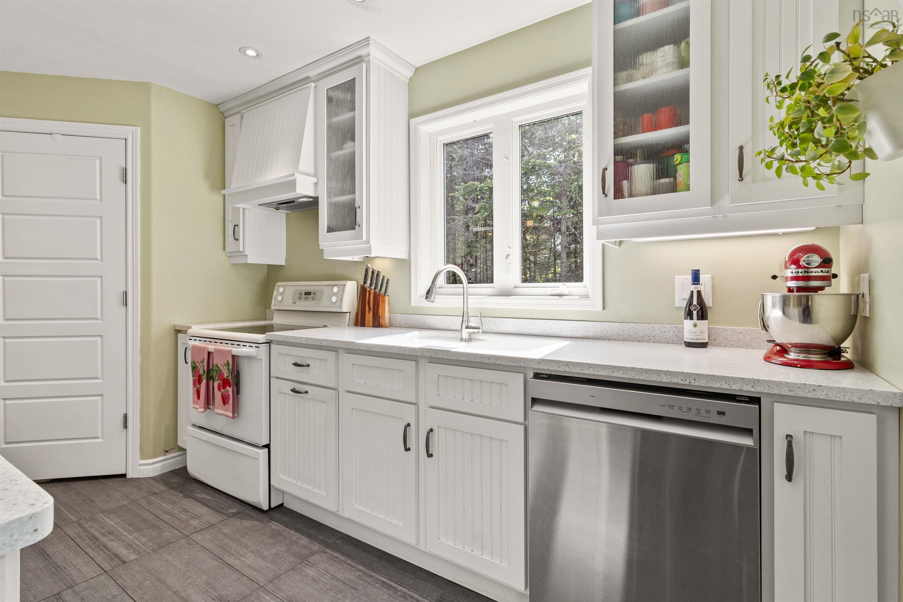 252 Hillside Drive, Boutiliers Point, NS (MLS 202604115)