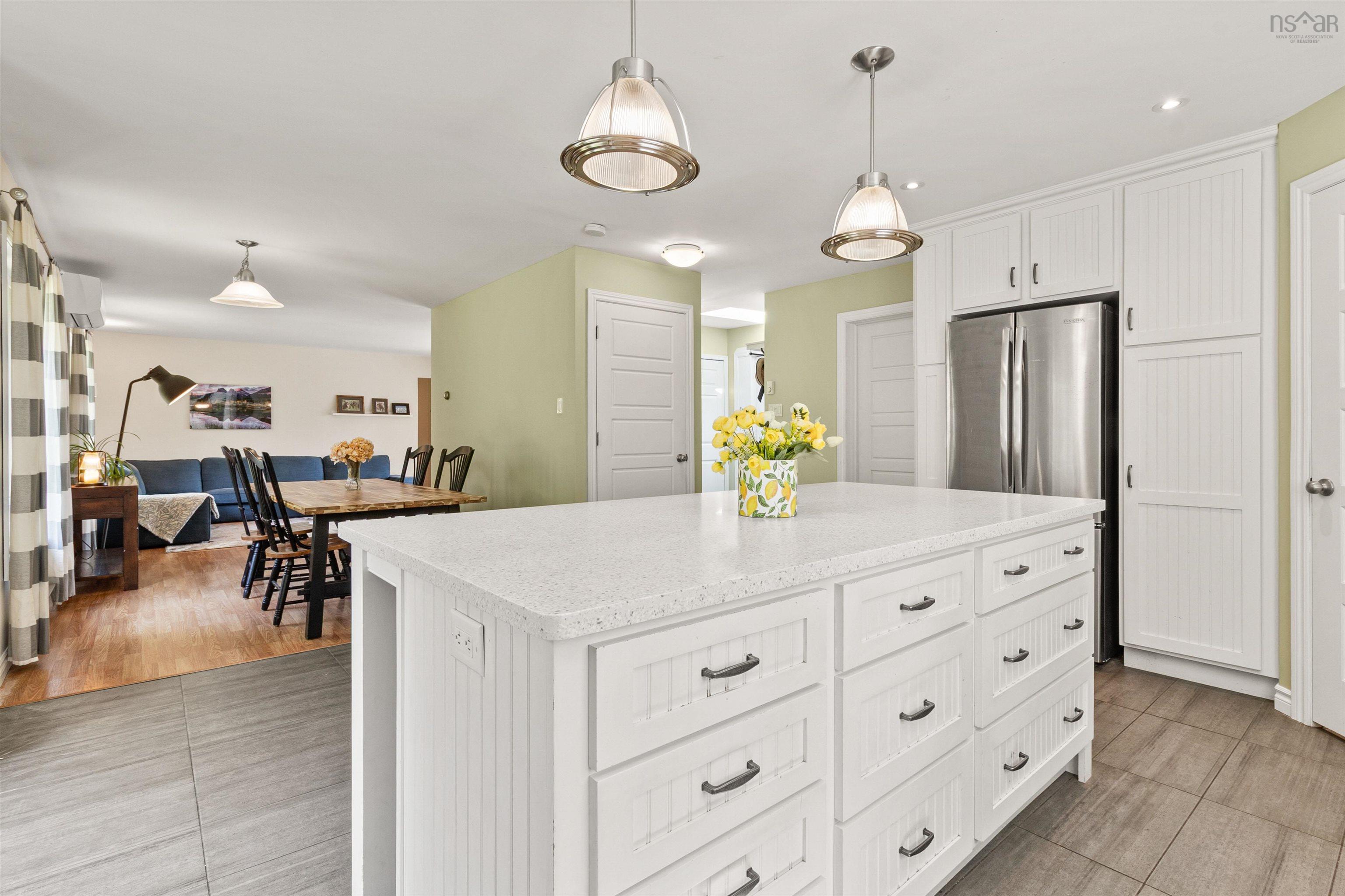 252 Hillside Drive, Boutiliers Point, NS (MLS 202604115)