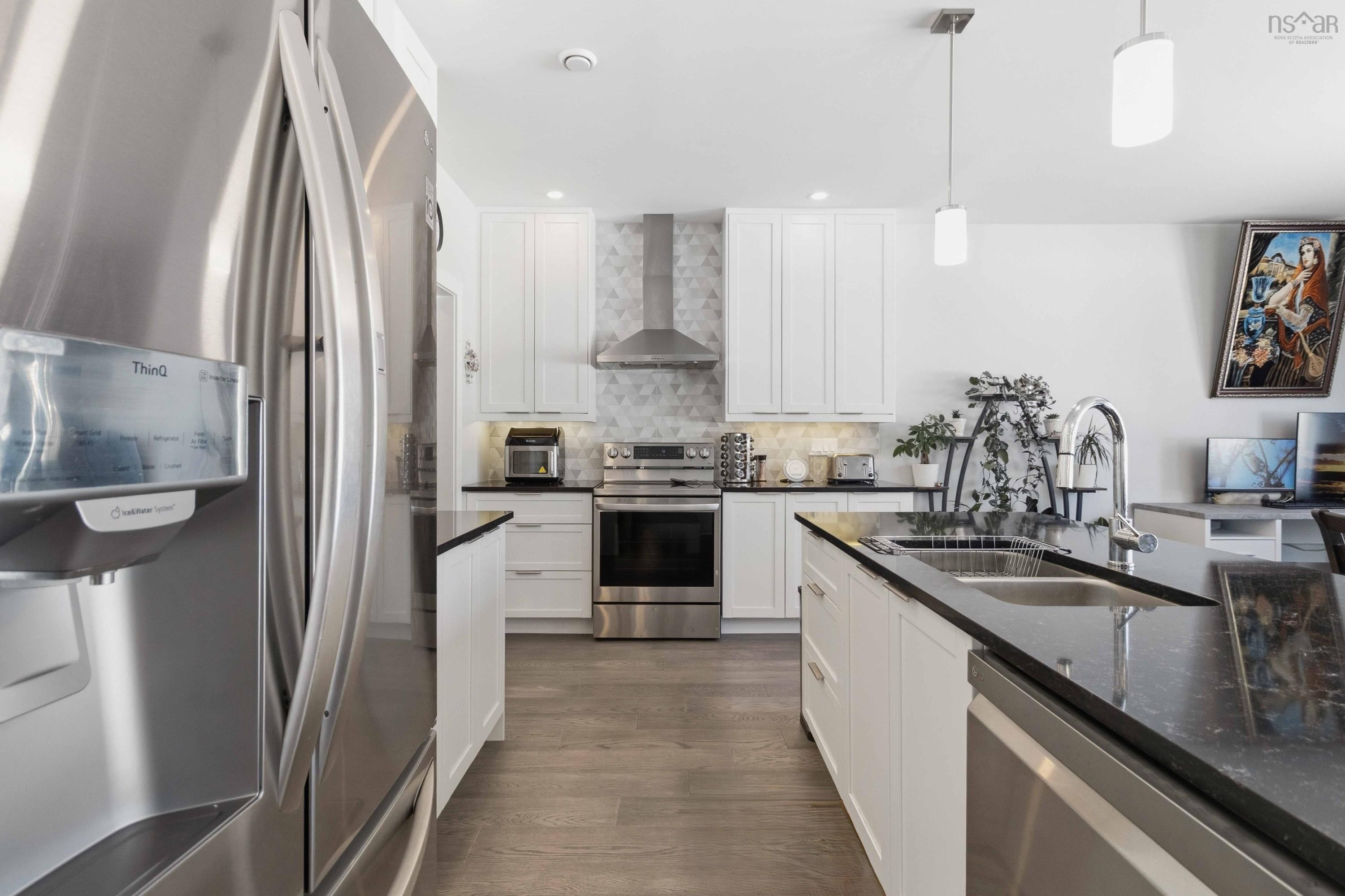 $1,029,900.00: 149 Talus Avenue, Bedford West