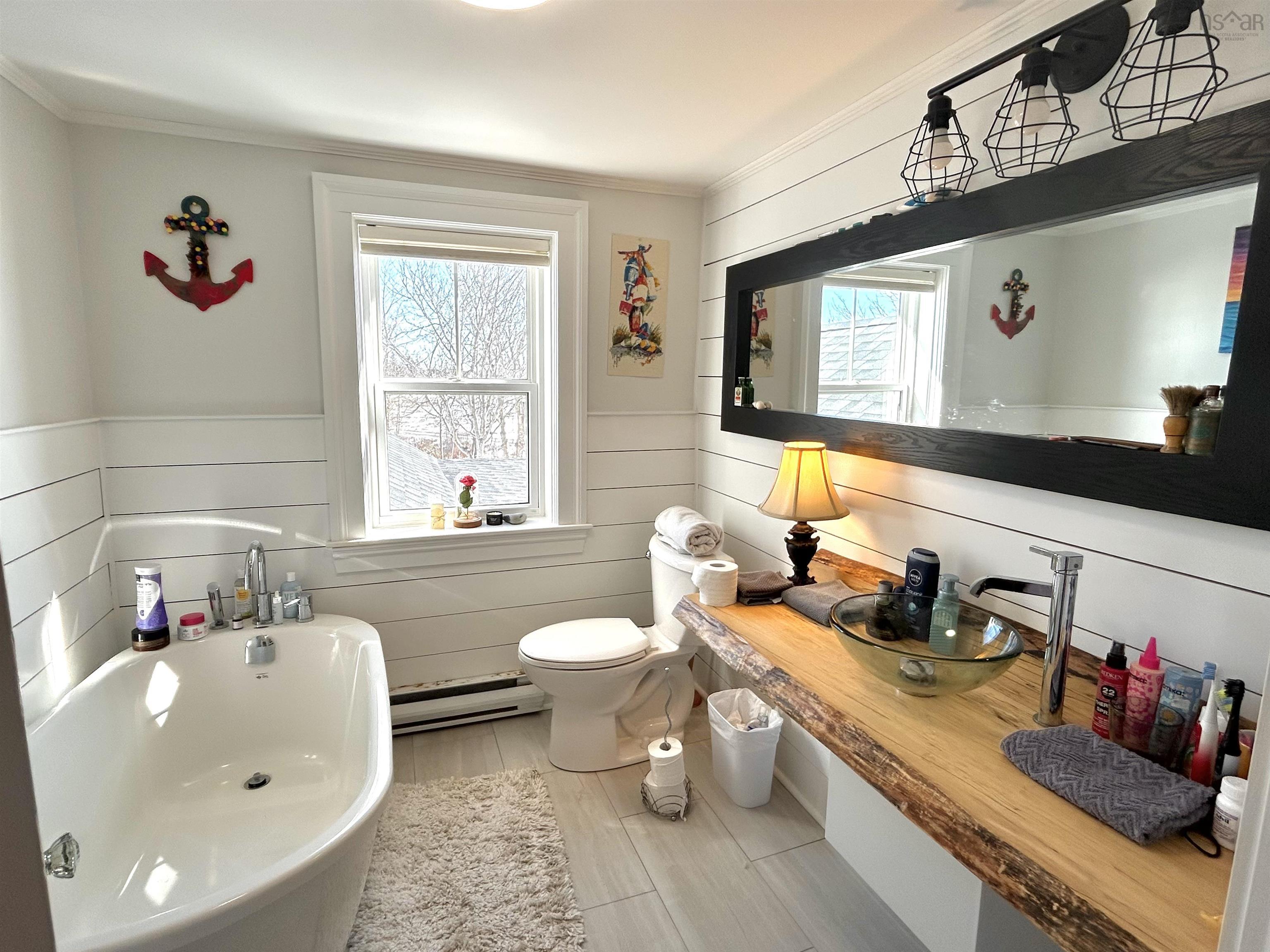 $389,000.00: 2713 Highway 3, Barrington West