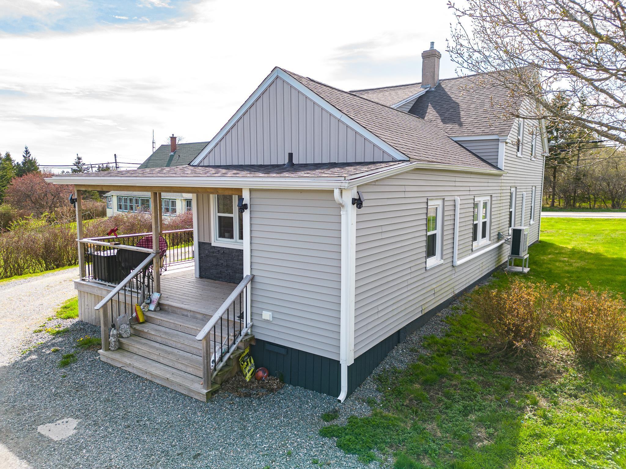 $389,000.00: 2713 Highway 3, Barrington West