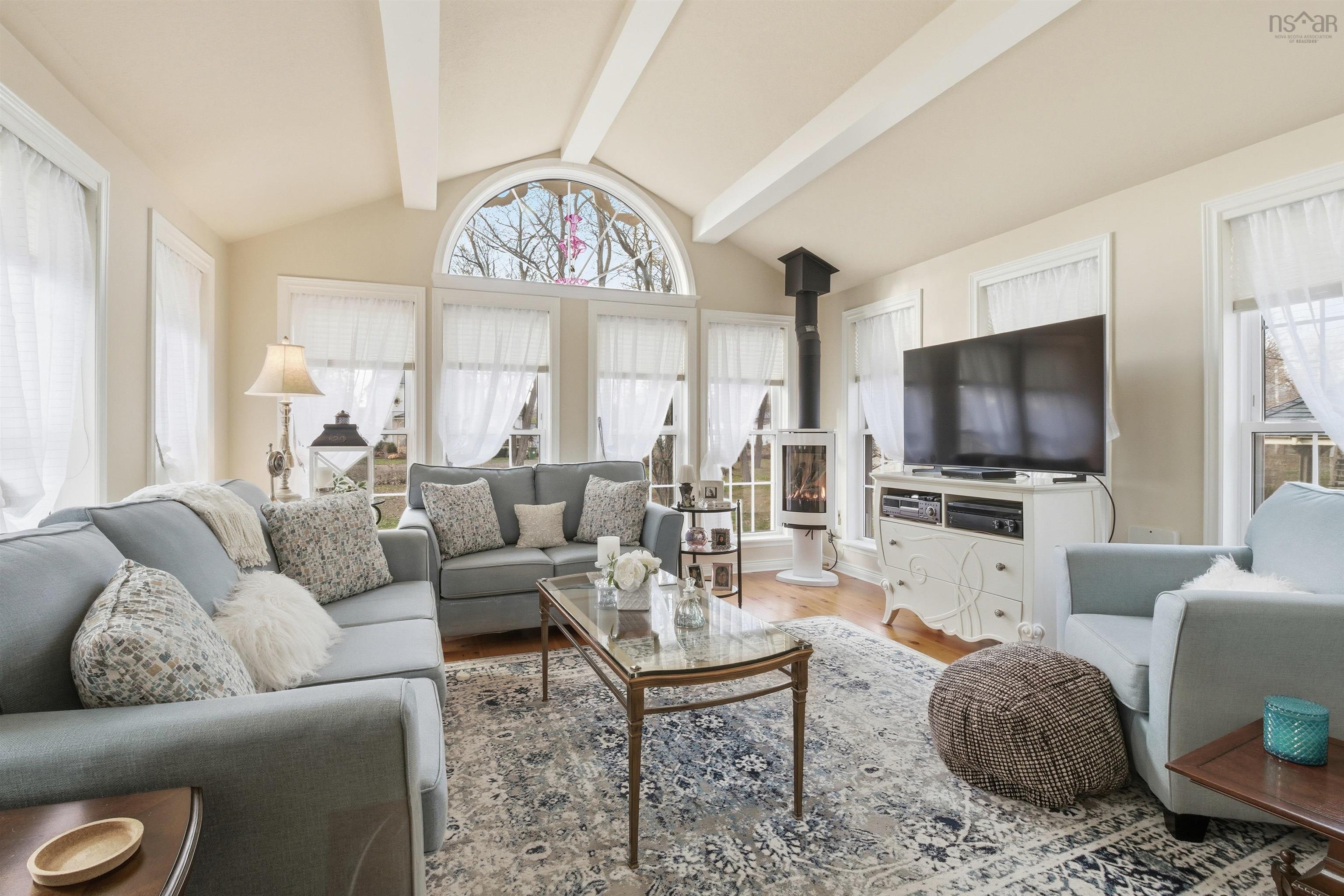 $669,900.00: 2151 Highway 1, Auburn