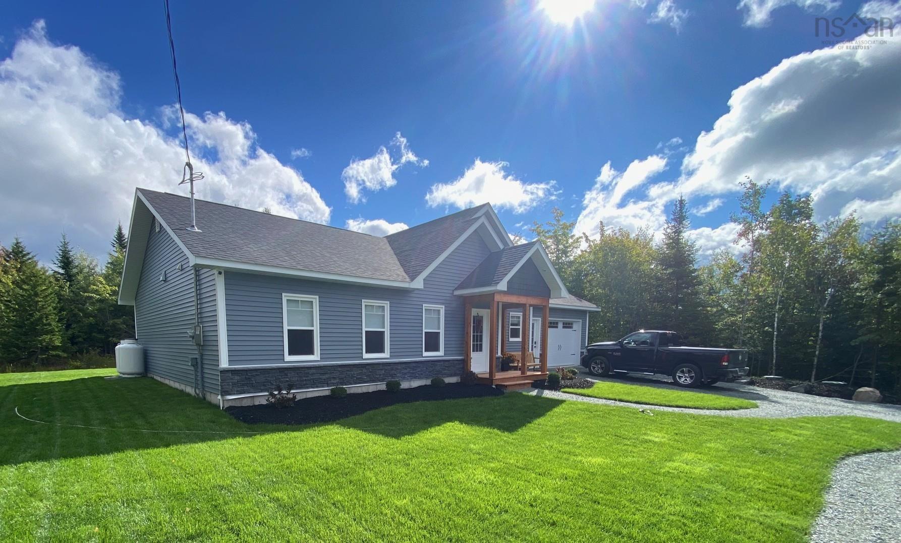 $539,900.00: 190 Loon Point Trail, East Uniacke