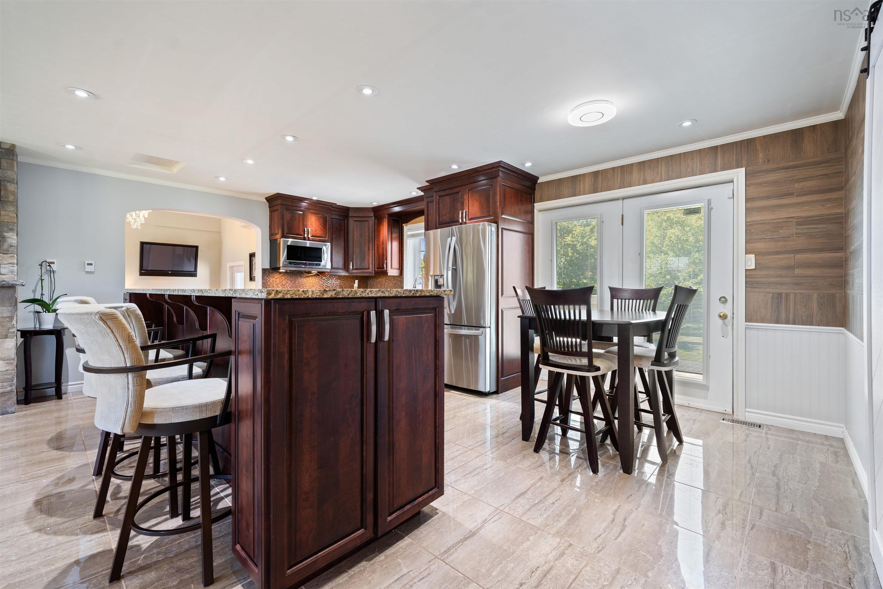 $525,000.00: 2003 Highway 6, River John