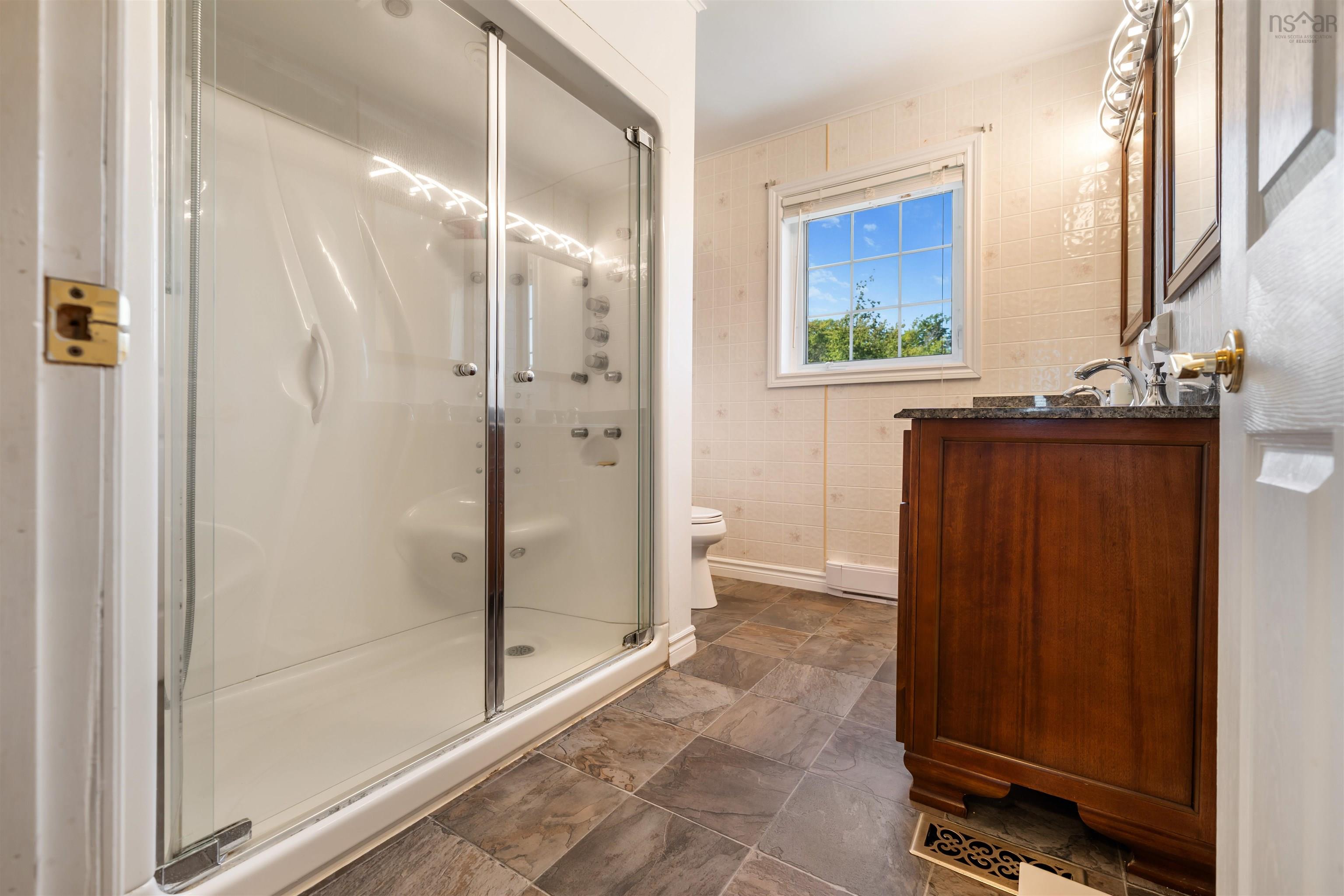 $525,000.00: 2003 Highway 6, River John