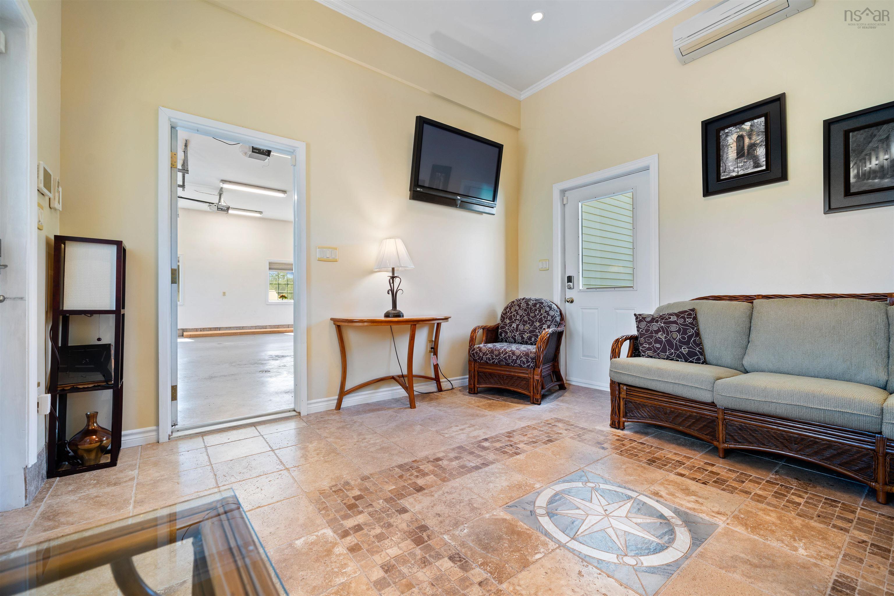 $525,000.00: 2003 Highway 6, River John