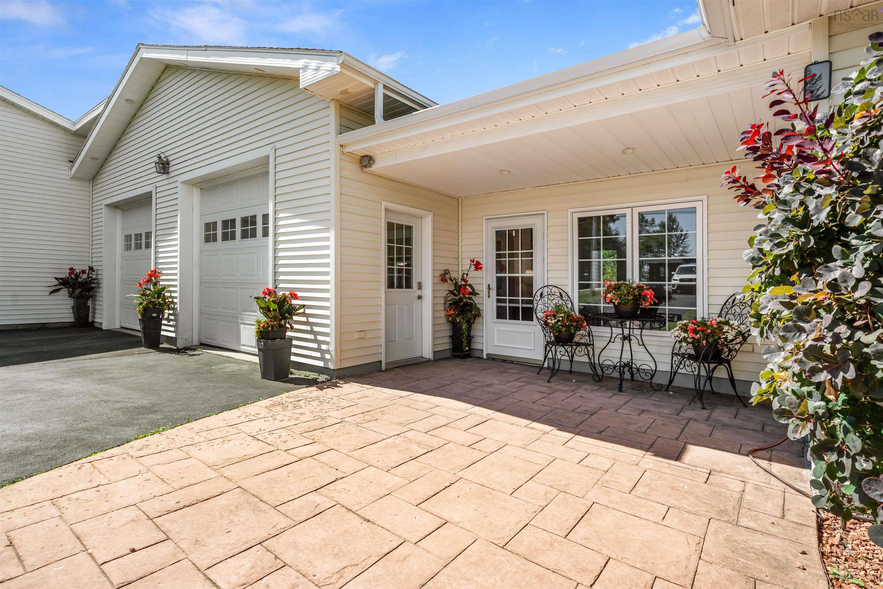 $525,000.00: 2003 Highway 6, River John