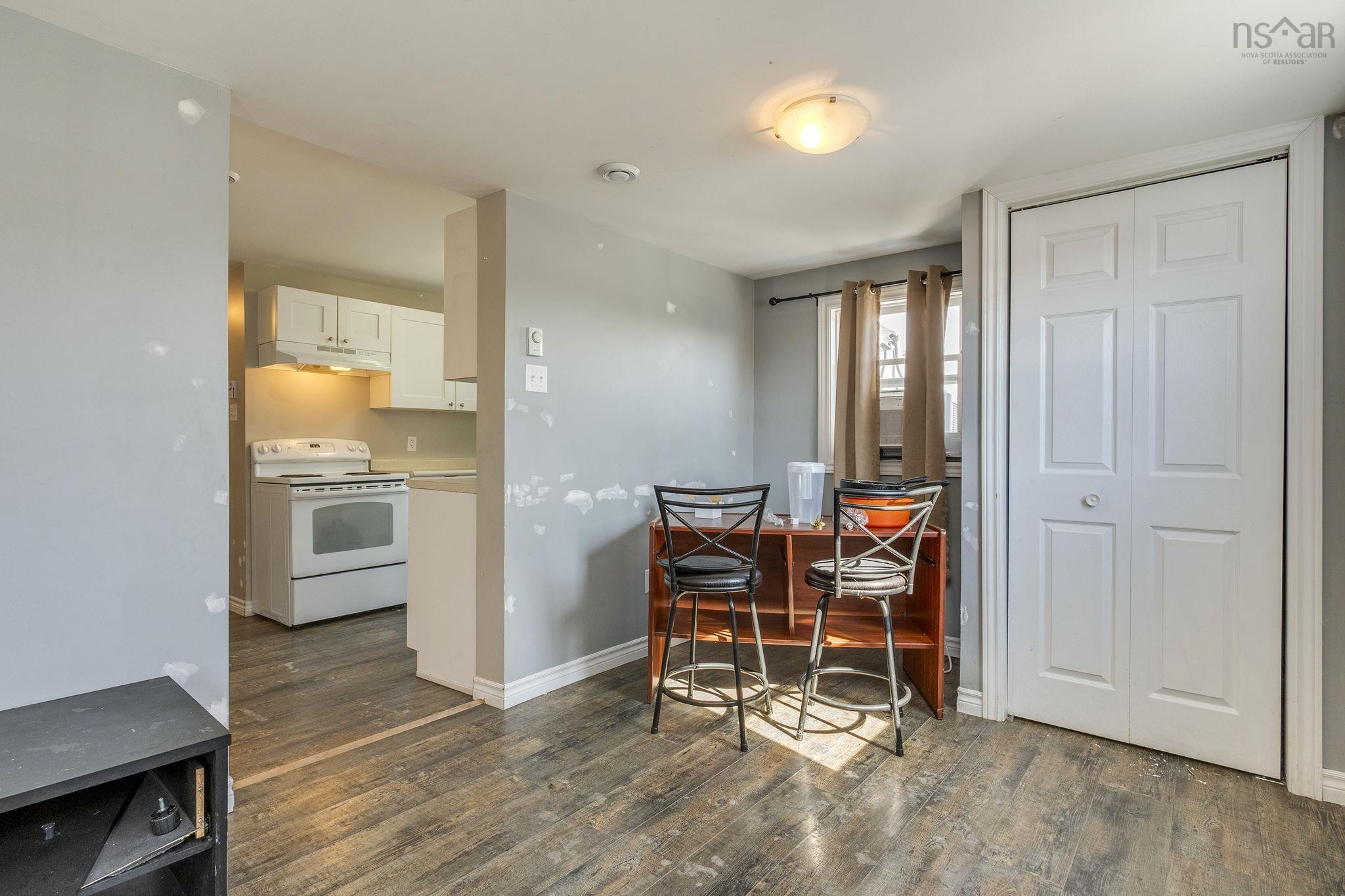 $299,900.00: 296-300 Main Street, Middleton