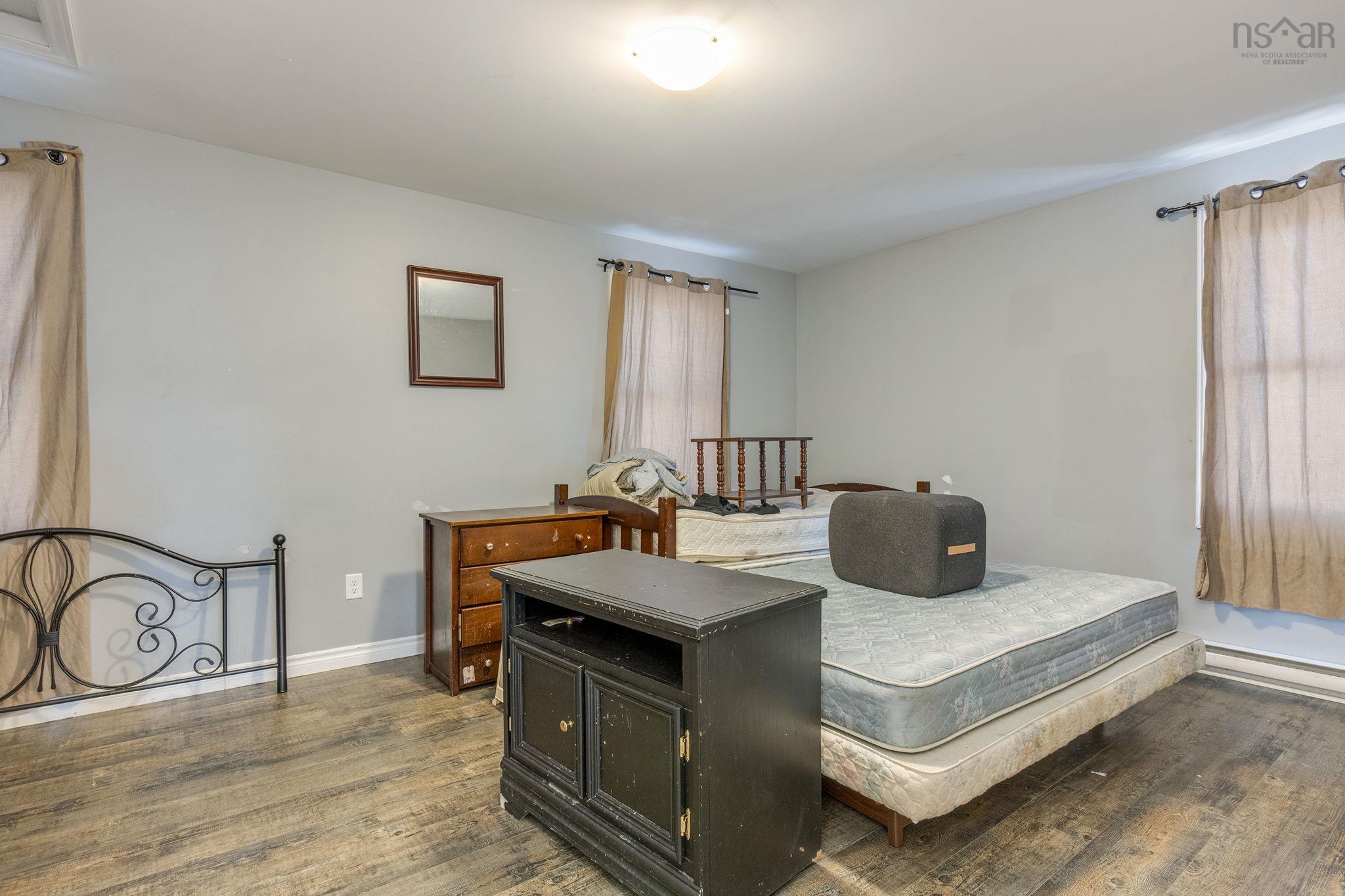 $299,900.00: 296-300 Main Street, Middleton