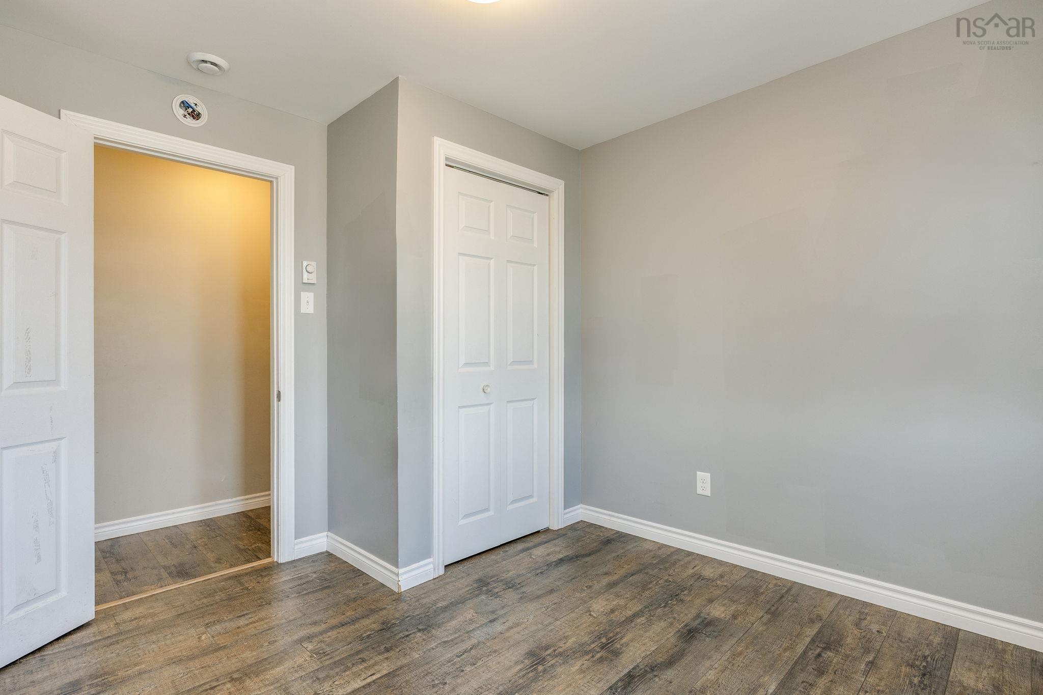 $299,900.00: 296-300 Main Street, Middleton