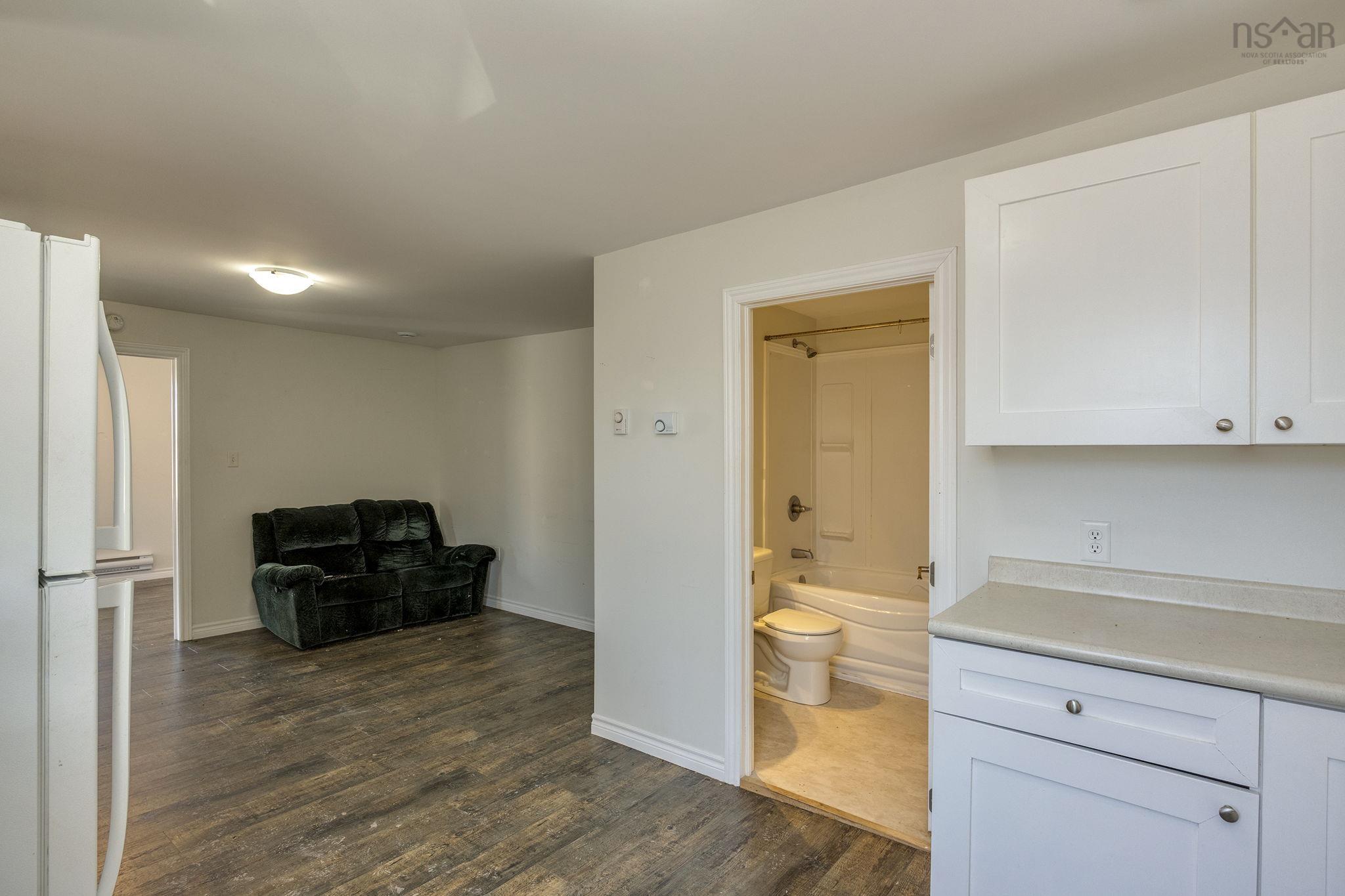 $299,900.00: 296-300 Main Street, Middleton