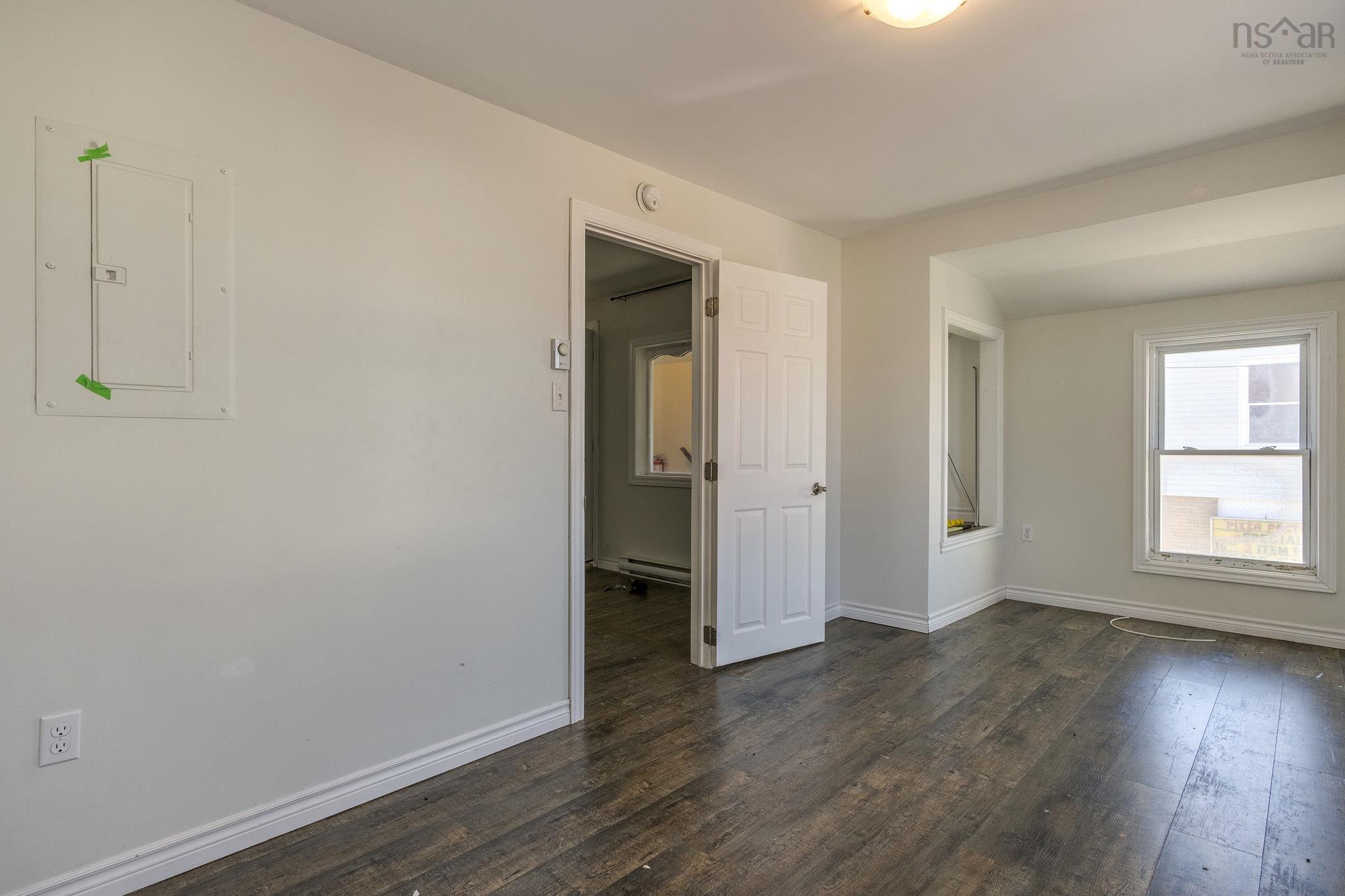 $299,900.00: 296-300 Main Street, Middleton