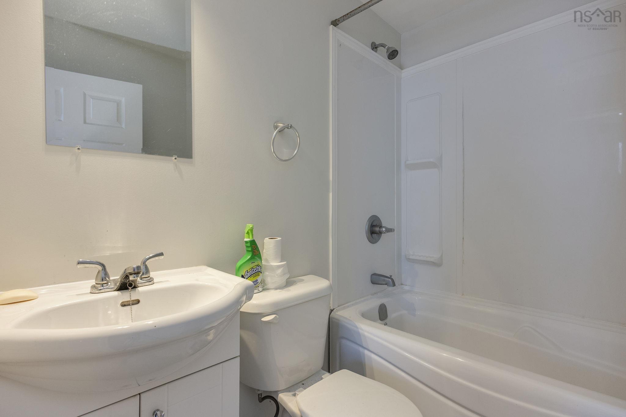 $299,900.00: 296-300 Main Street, Middleton