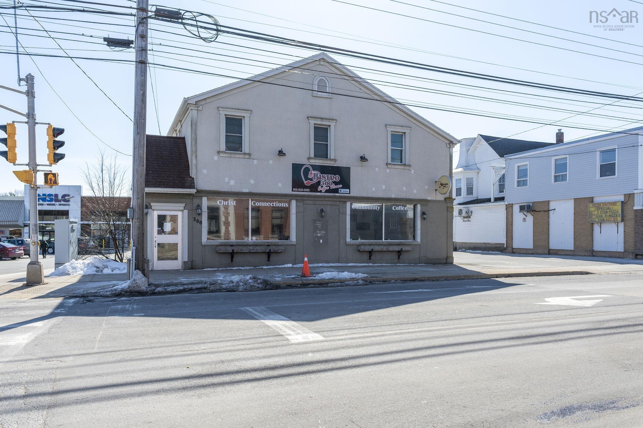 $299,900.00: 296-300 Main Street, Middleton