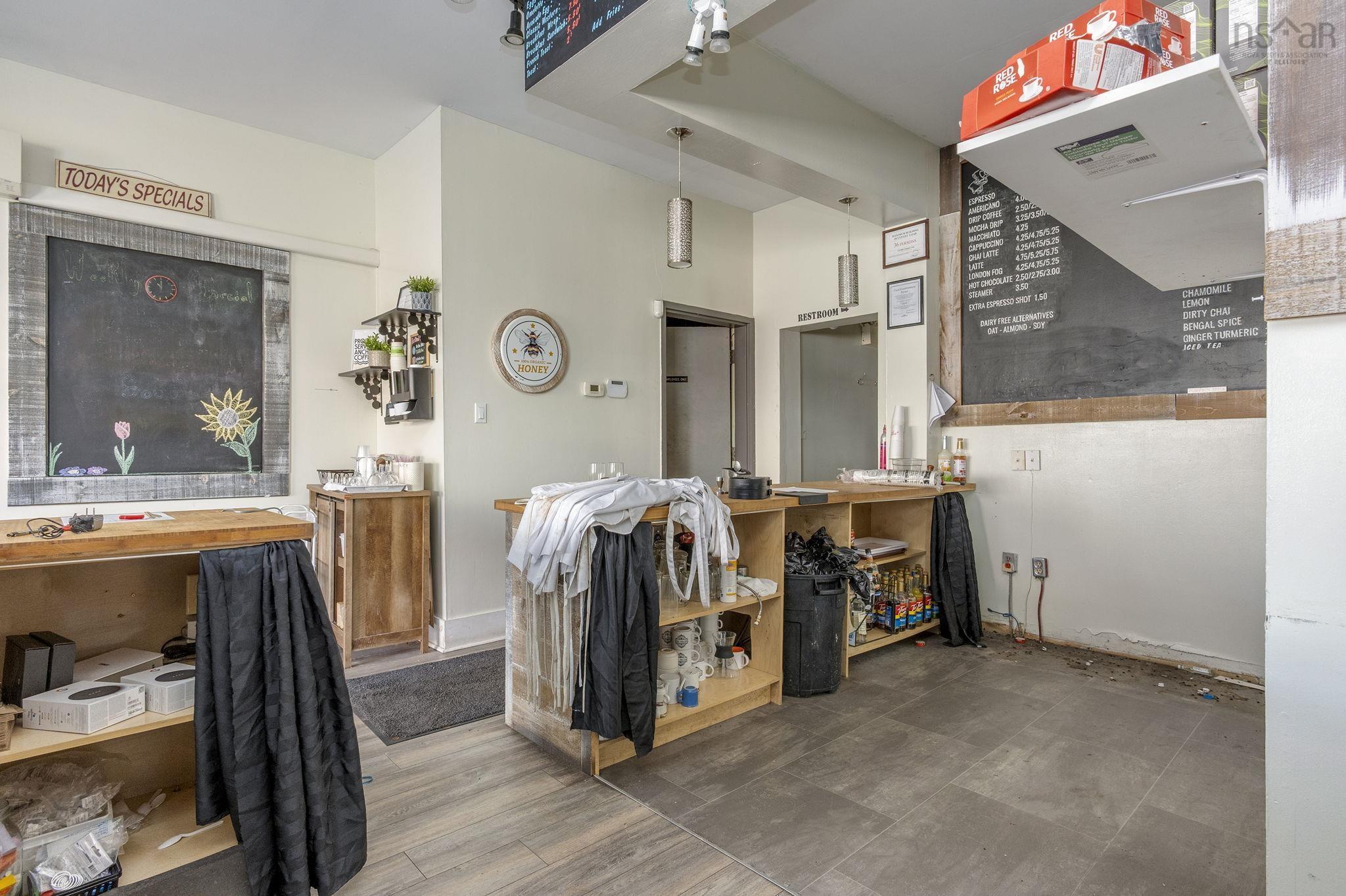 $299,900.00: 296-300 Main Street, Middleton