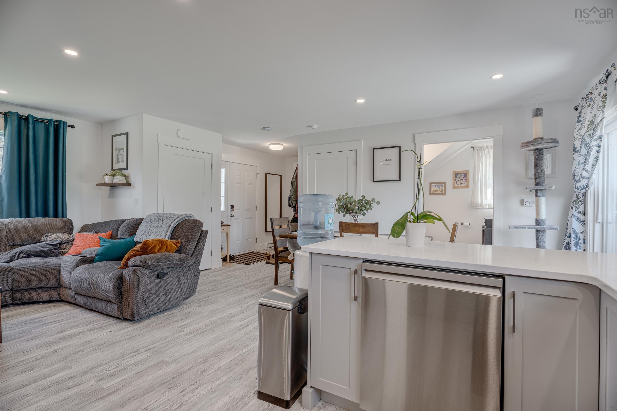 $479,900.00: 29 Club Road, Hatchet Lake