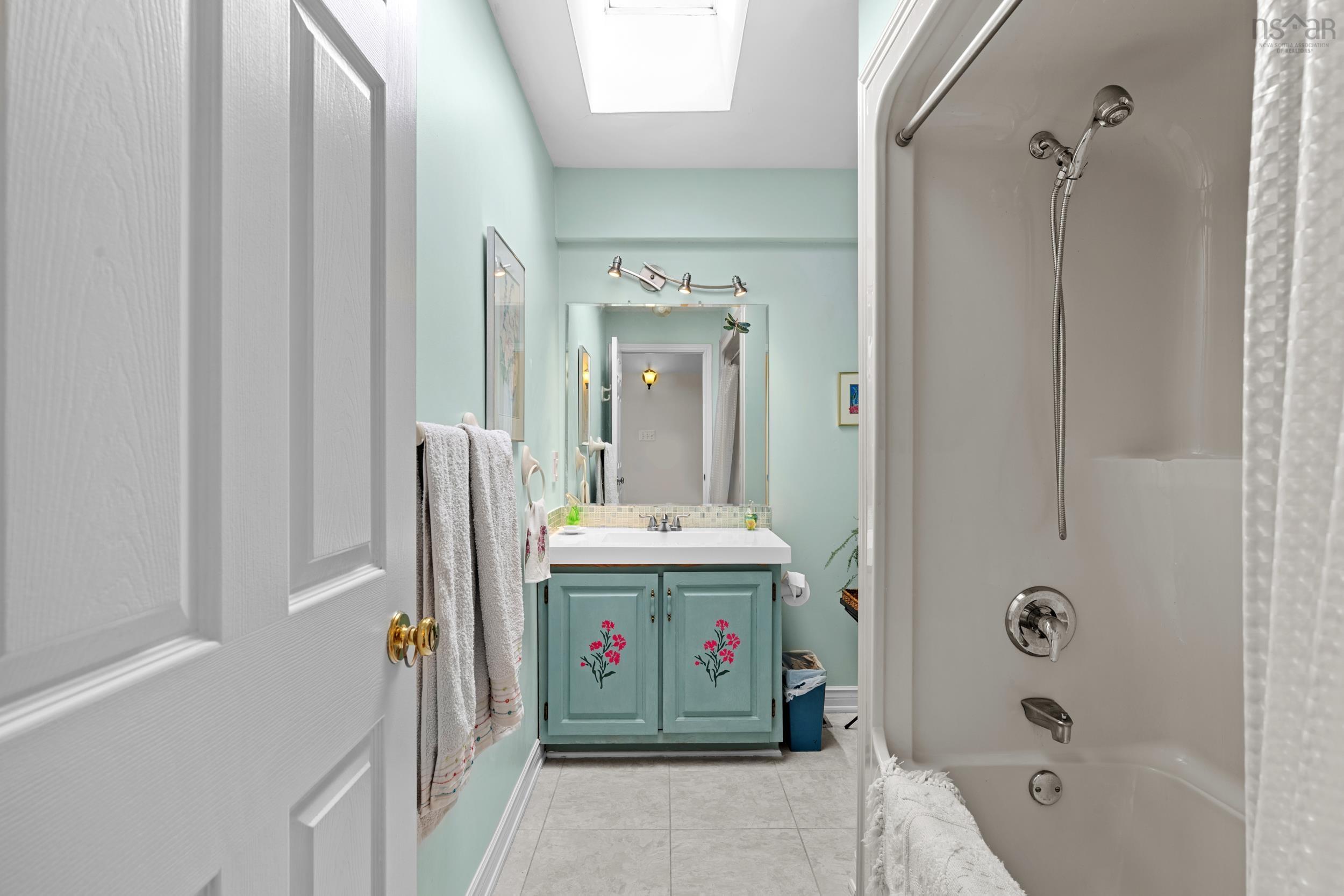 $819,900.00: 20 Fleet Court, Bedford