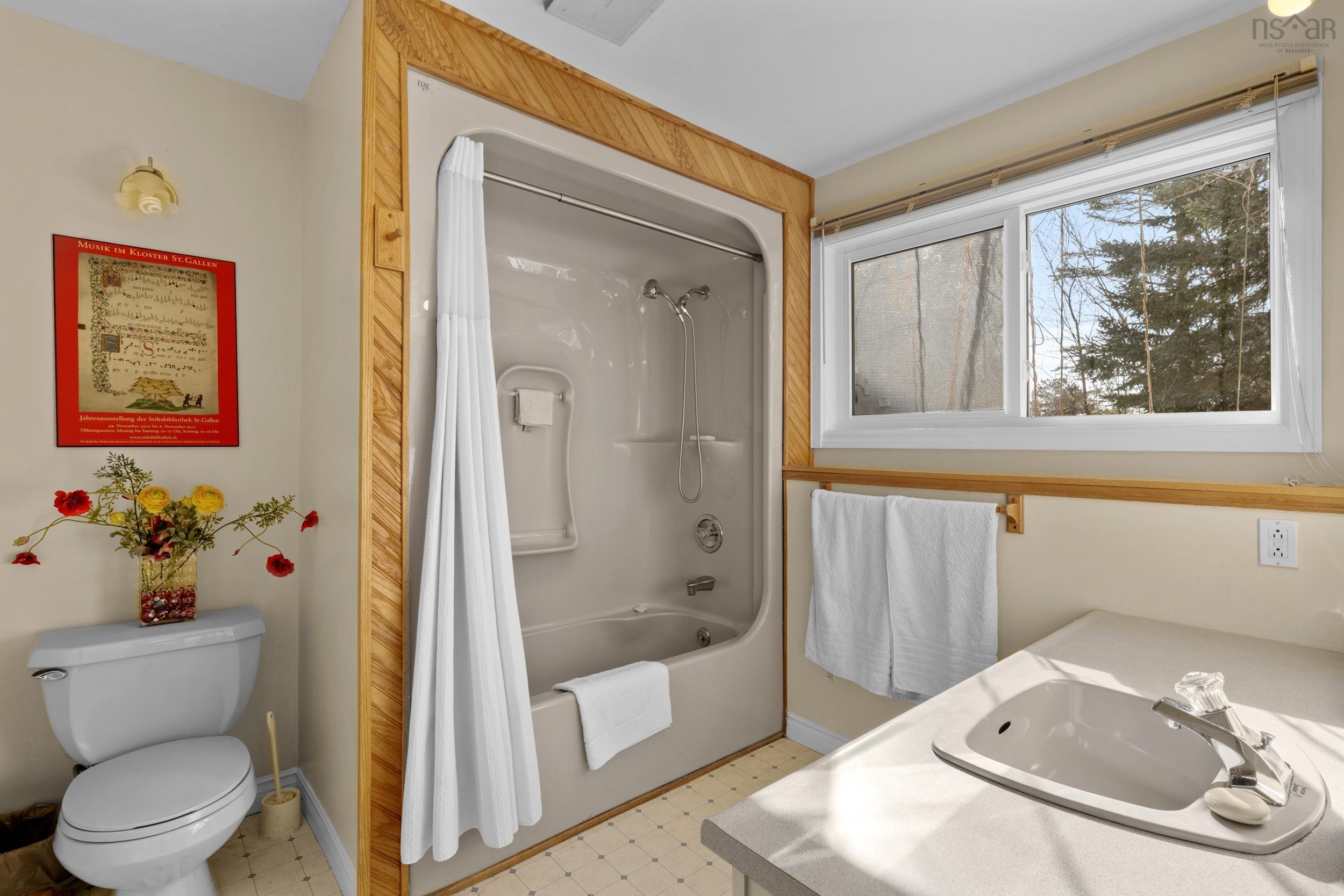 $819,900.00: 20 Fleet Court, Bedford