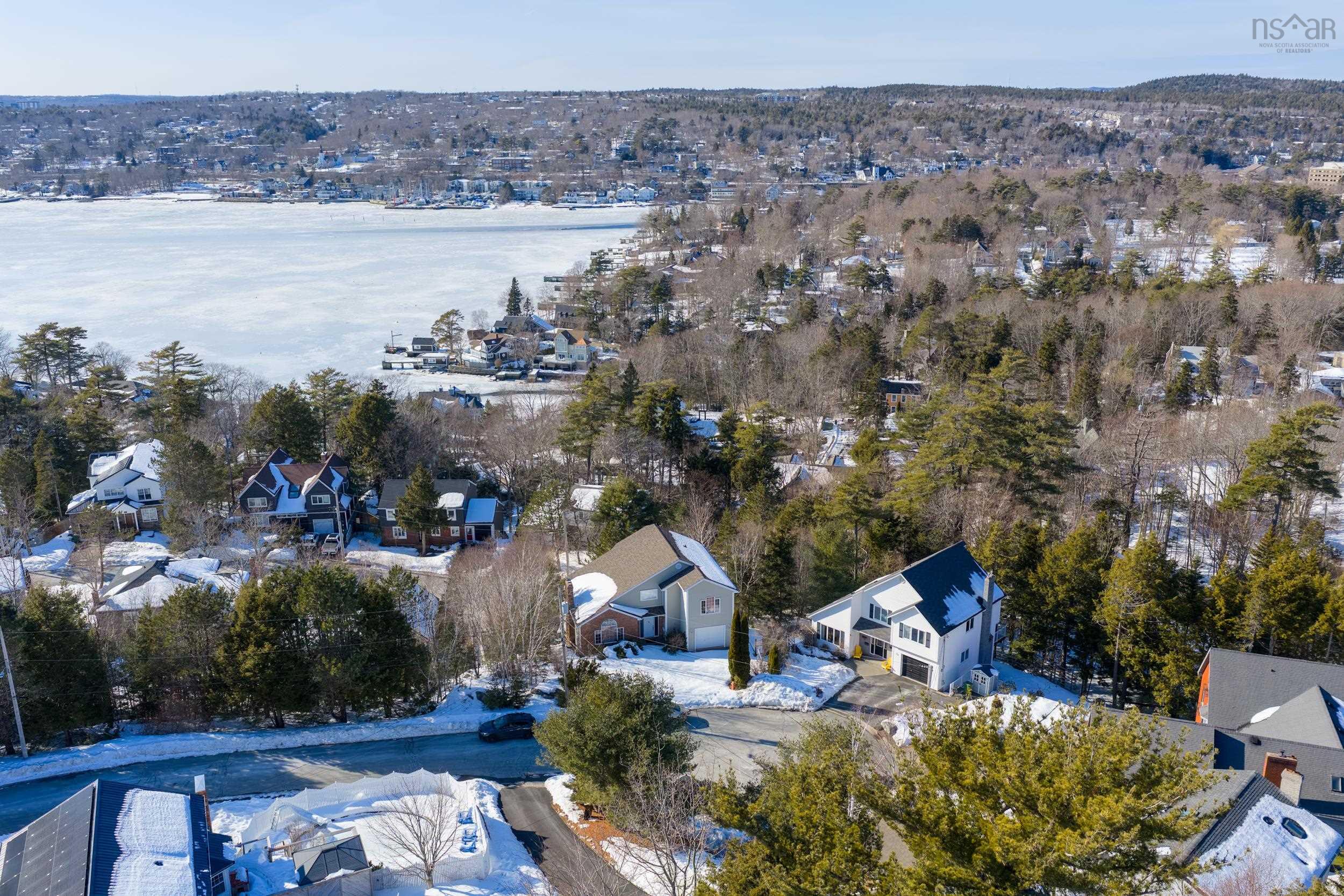 $819,900.00: 20 Fleet Court, Bedford