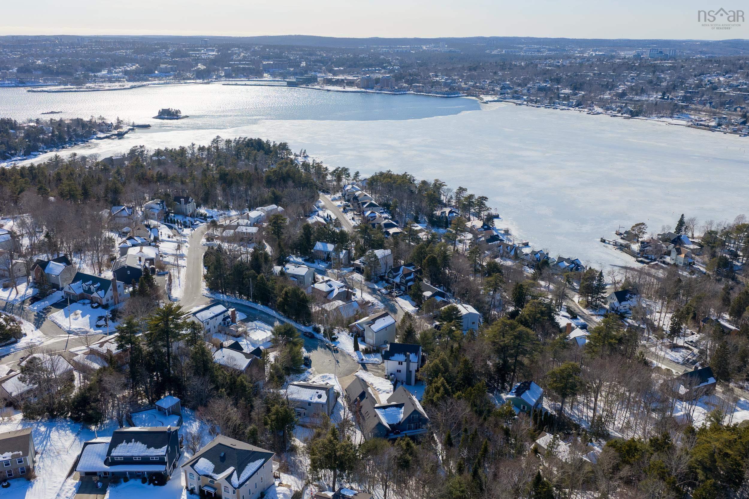 $819,900.00: 20 Fleet Court, Bedford