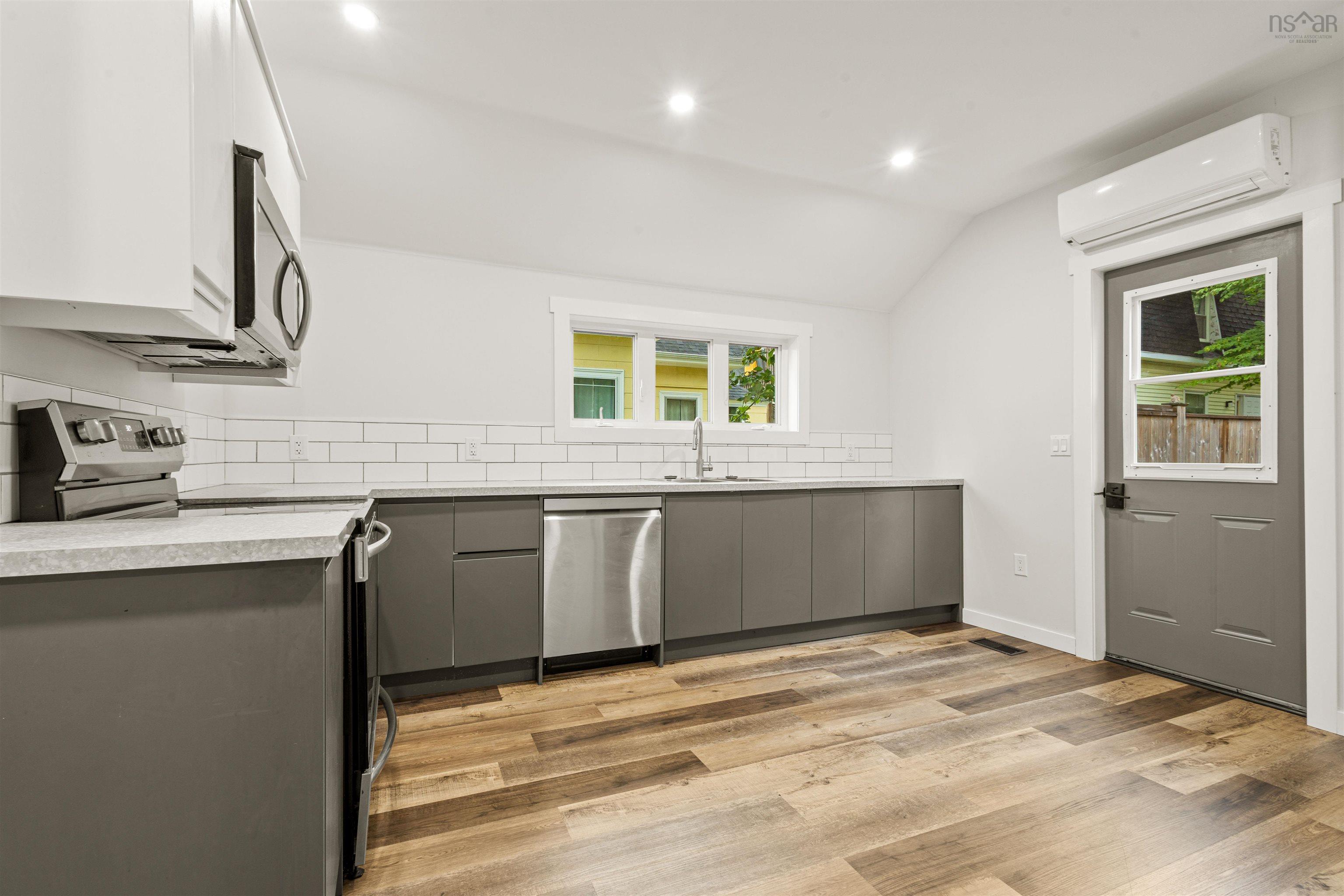 $324,900.00: 57 Pleasant Street, Truro