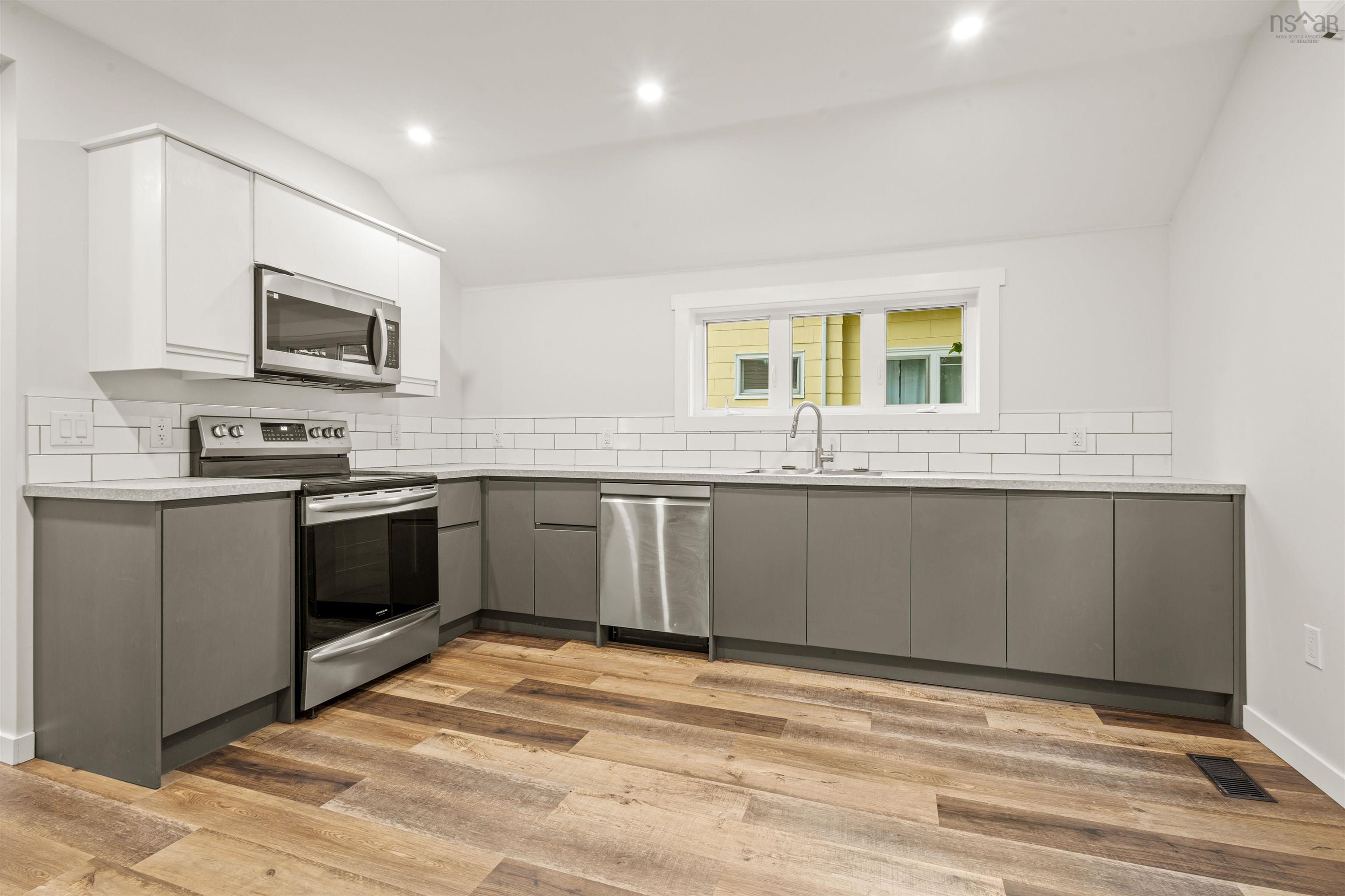 $324,900.00: 57 Pleasant Street, Truro