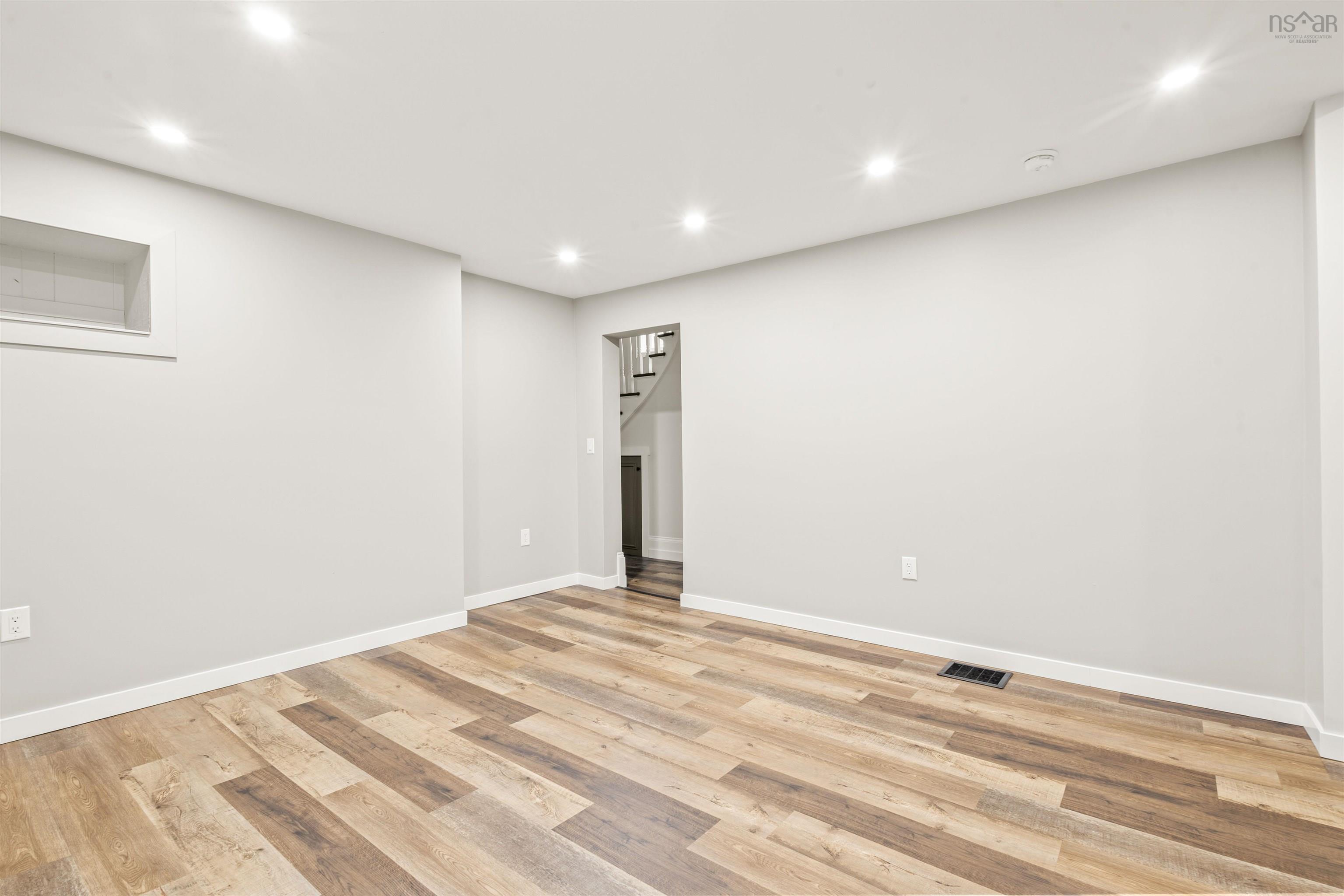 $324,900.00: 57 Pleasant Street, Truro