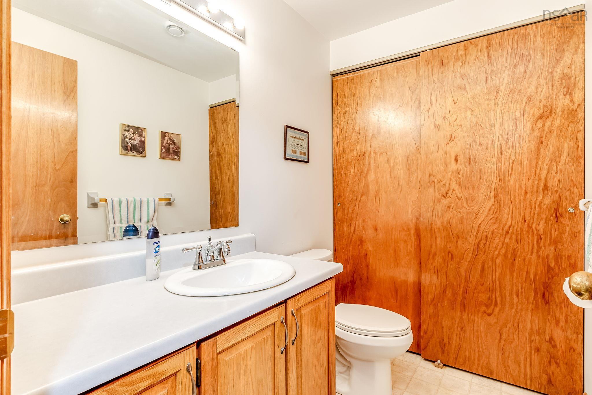 $559,000.00: 162 Greenwich Drive, Colby