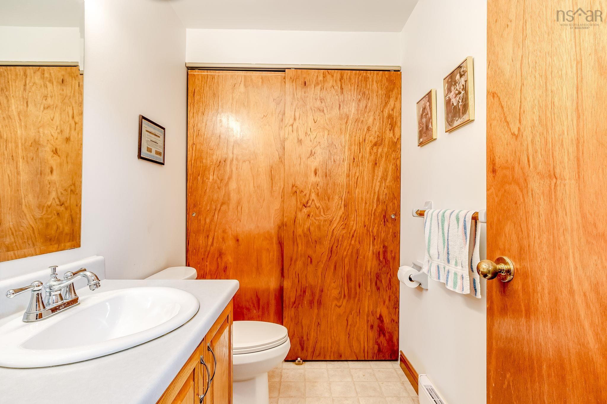 $559,000.00: 162 Greenwich Drive, Colby