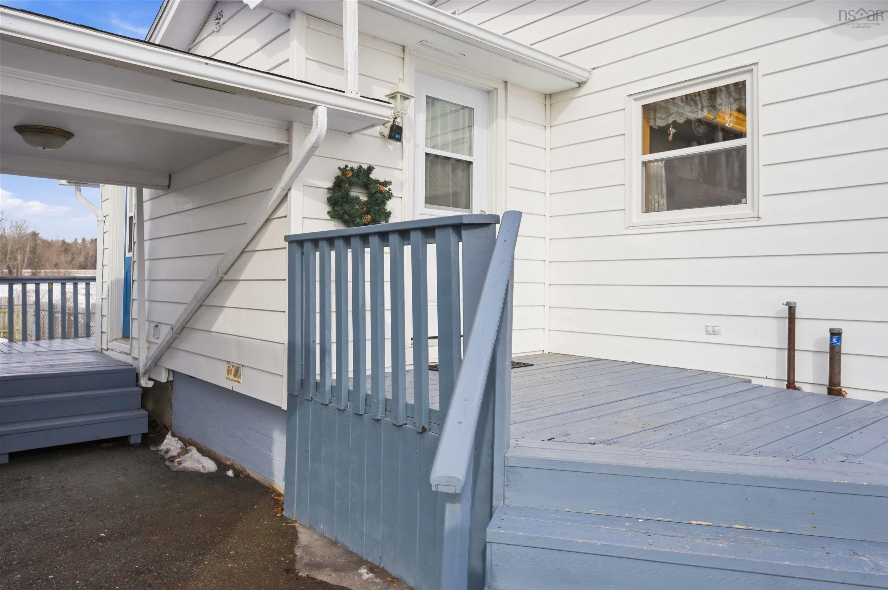 $375,000.00: 1535 Victoria Road, Dempseys Corner