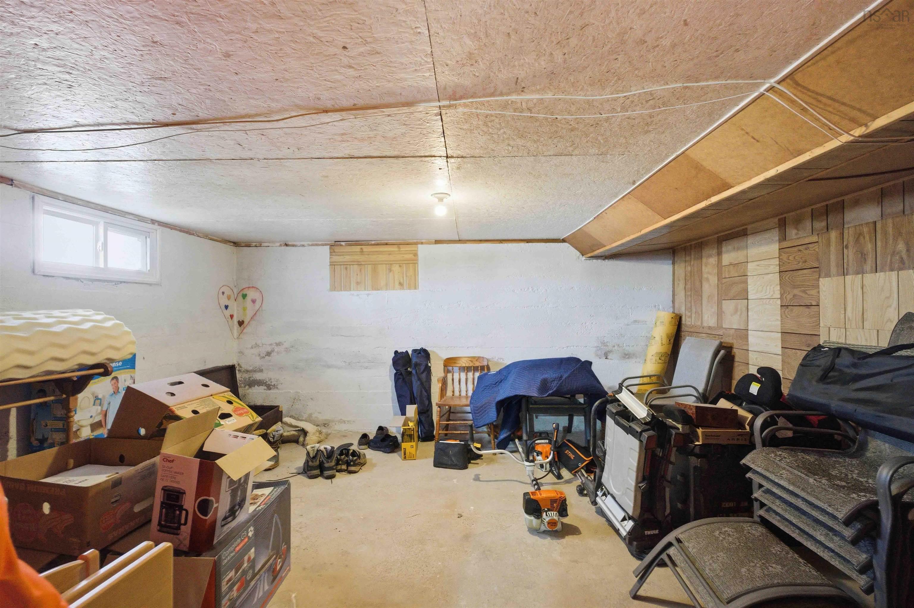 $375,000.00: 1535 Victoria Road, Dempseys Corner