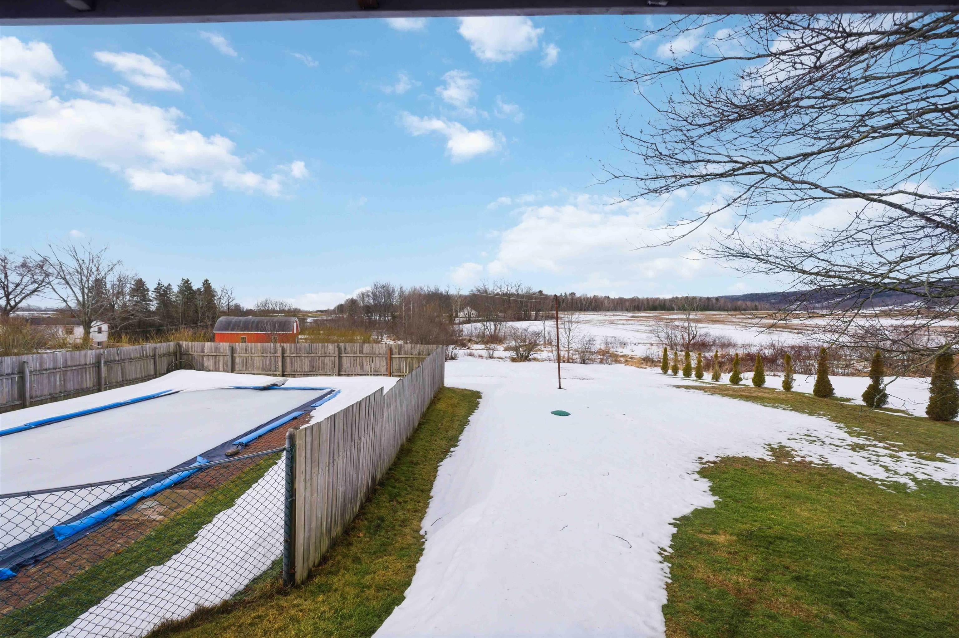 $375,000.00: 1535 Victoria Road, Dempseys Corner