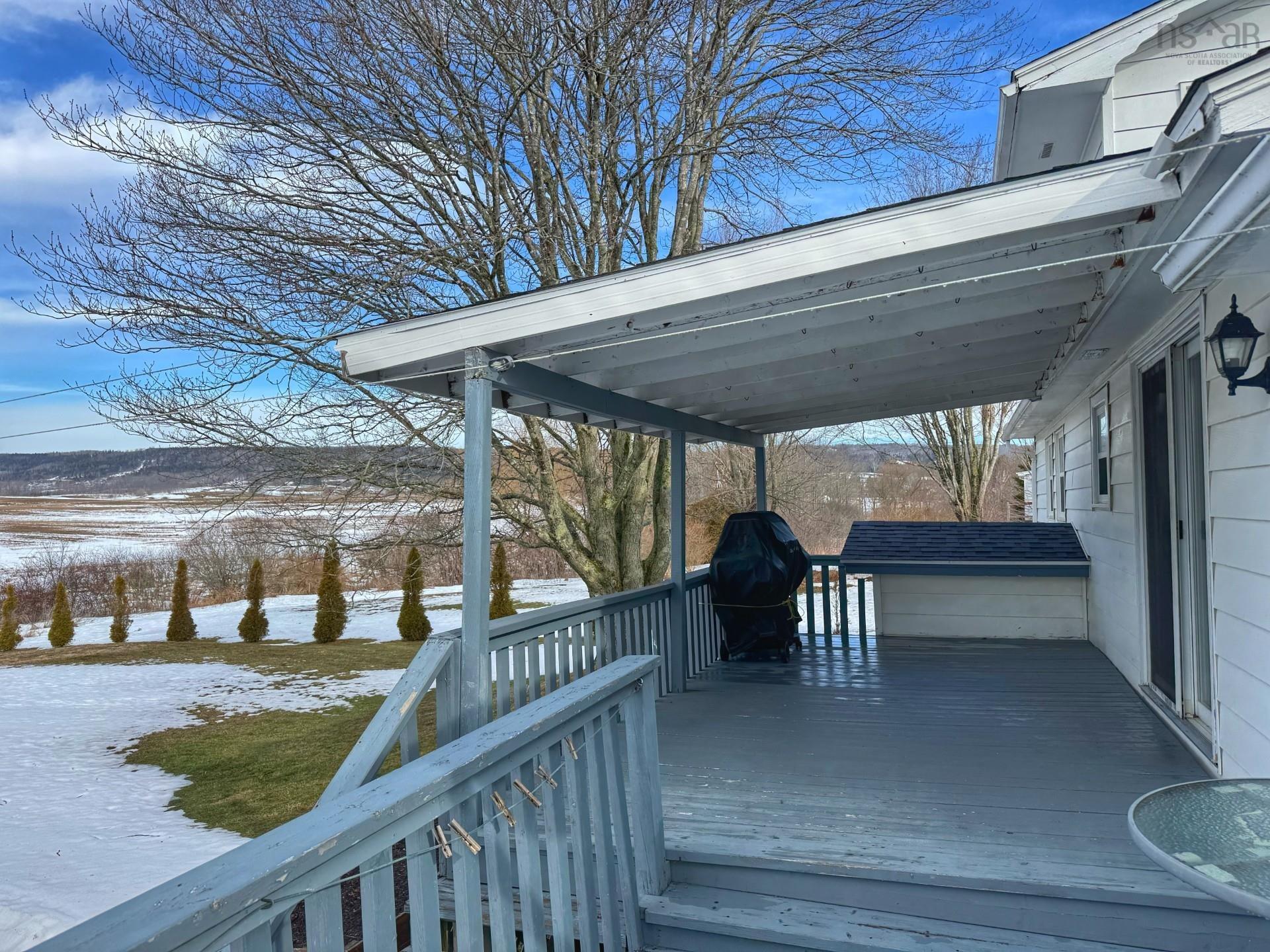 $375,000.00: 1535 Victoria Road, Dempseys Corner