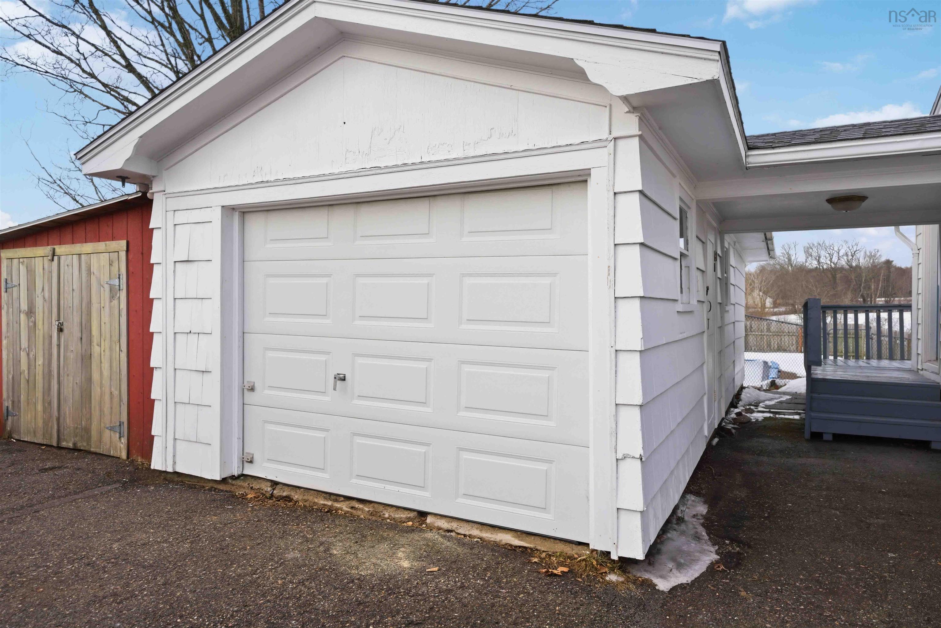 $375,000.00: 1535 Victoria Road, Dempseys Corner