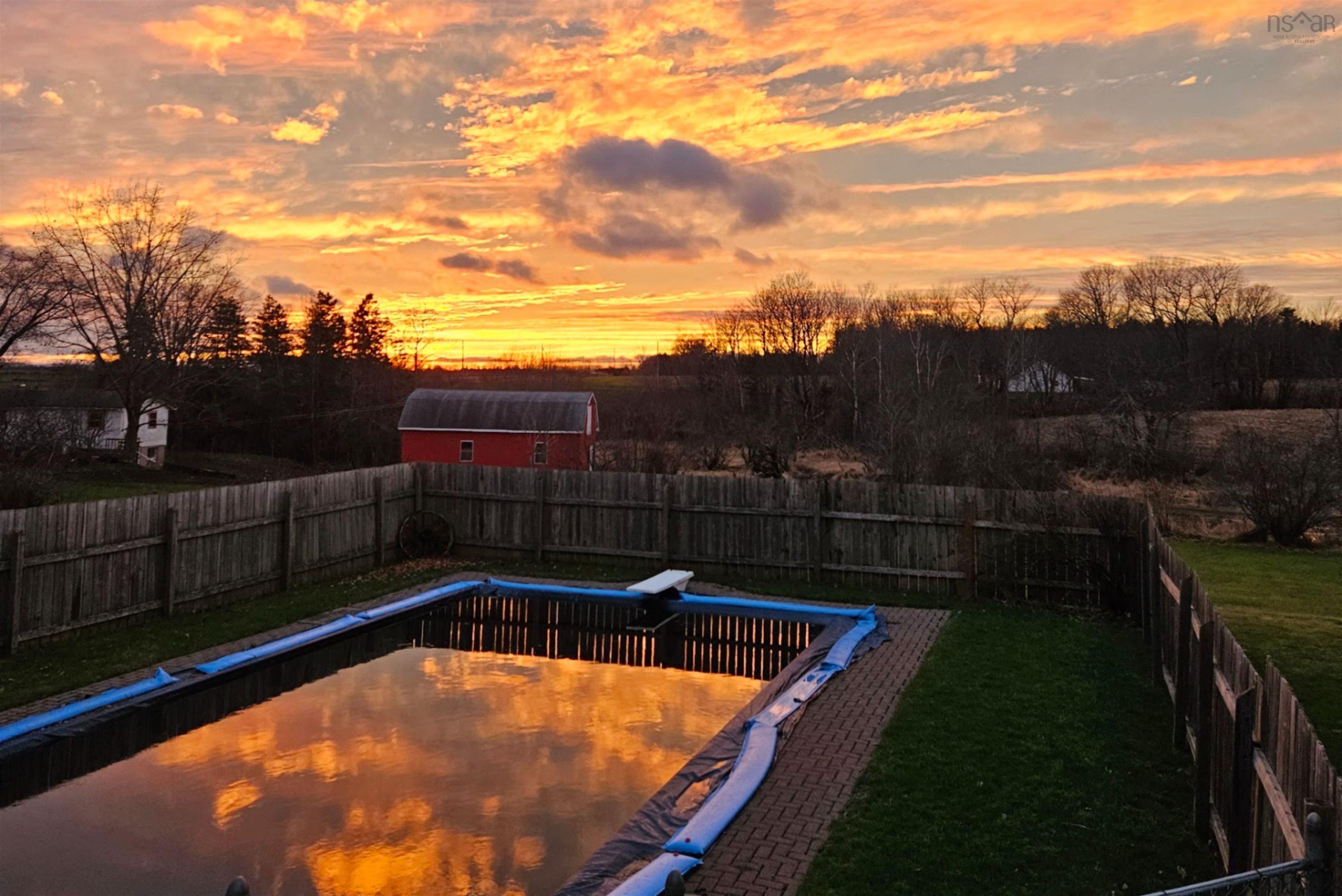 $375,000.00: 1535 Victoria Road, Dempseys Corner