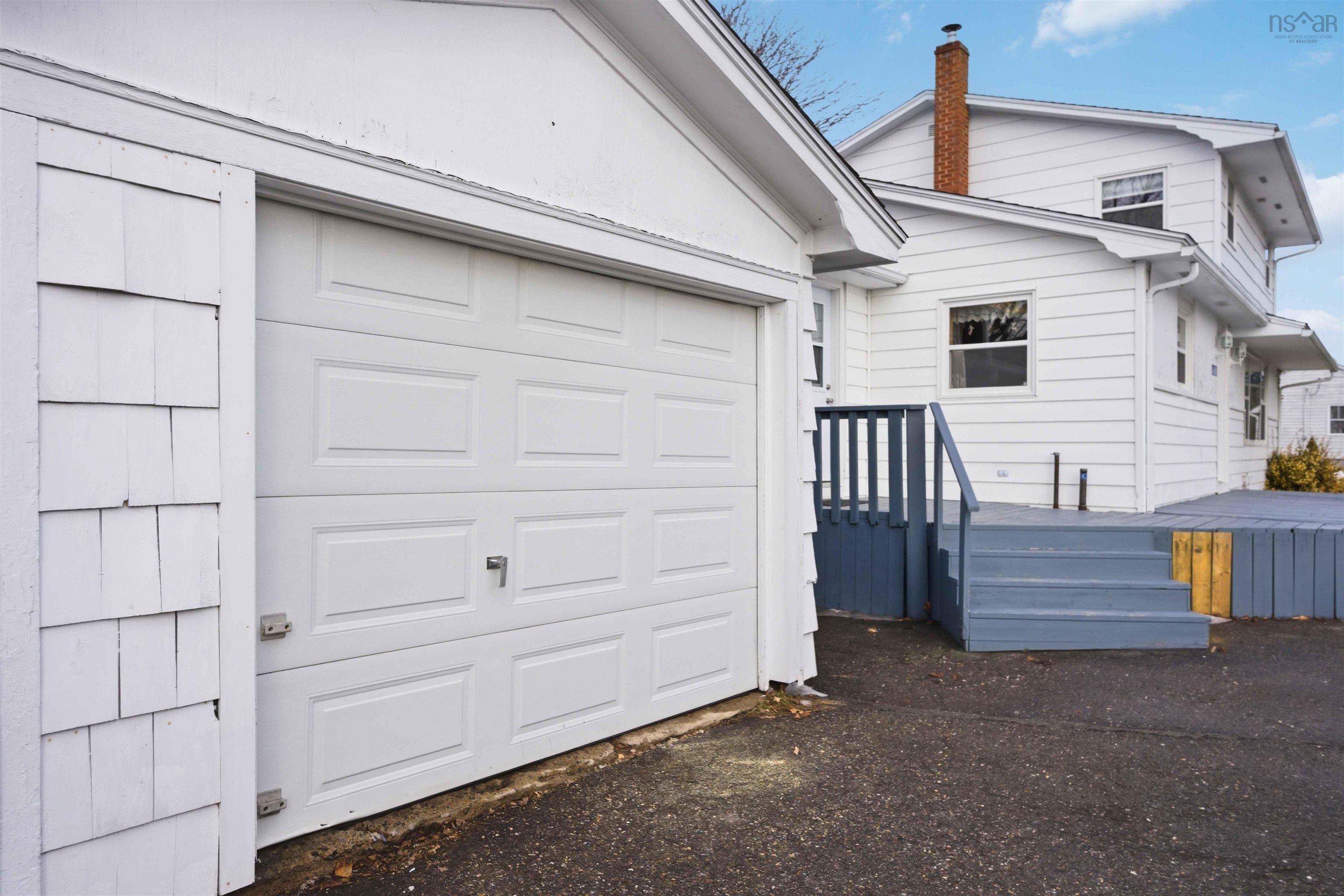 $375,000.00: 1535 Victoria Road, Dempseys Corner