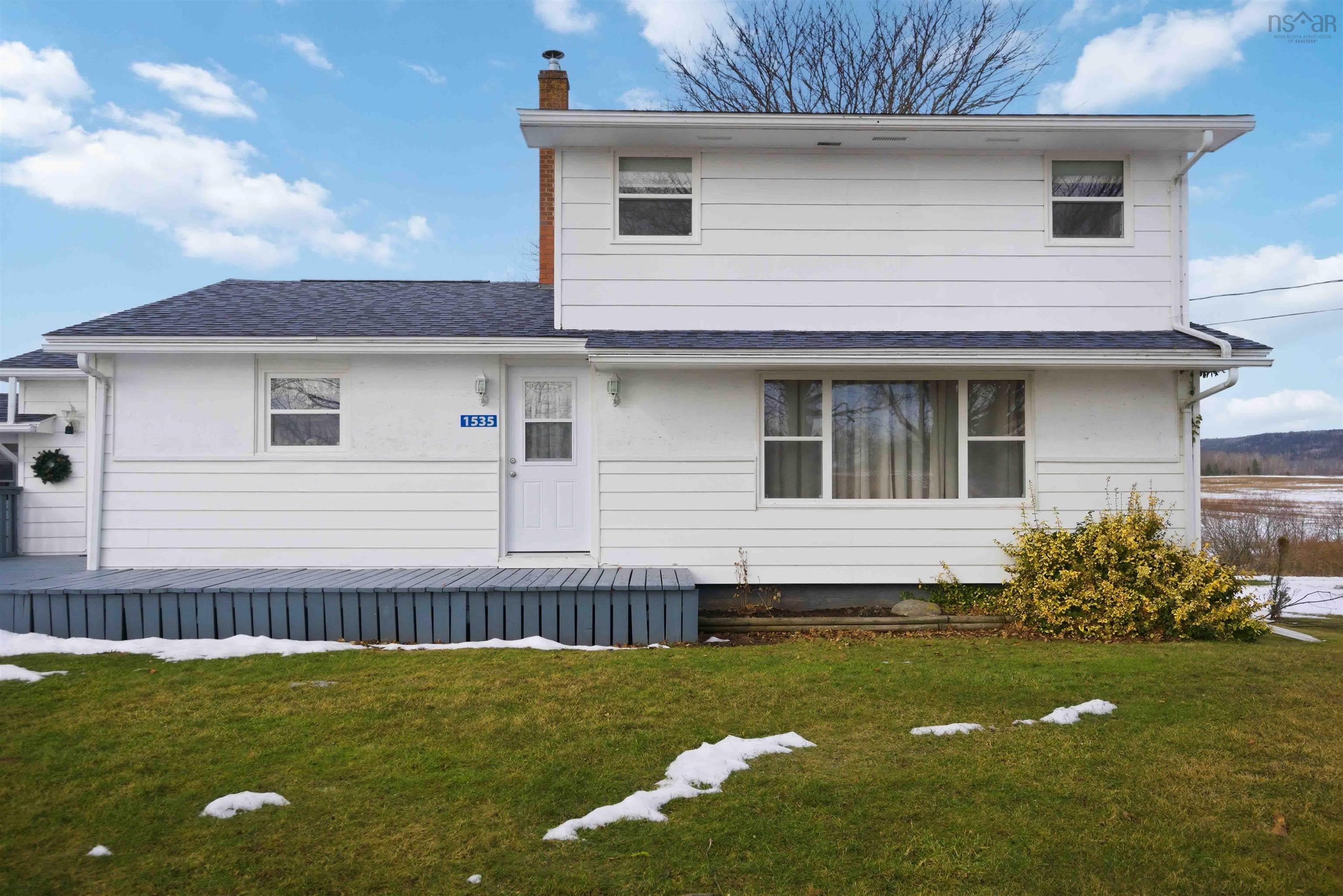 $375,000.00: 1535 Victoria Road, Dempseys Corner