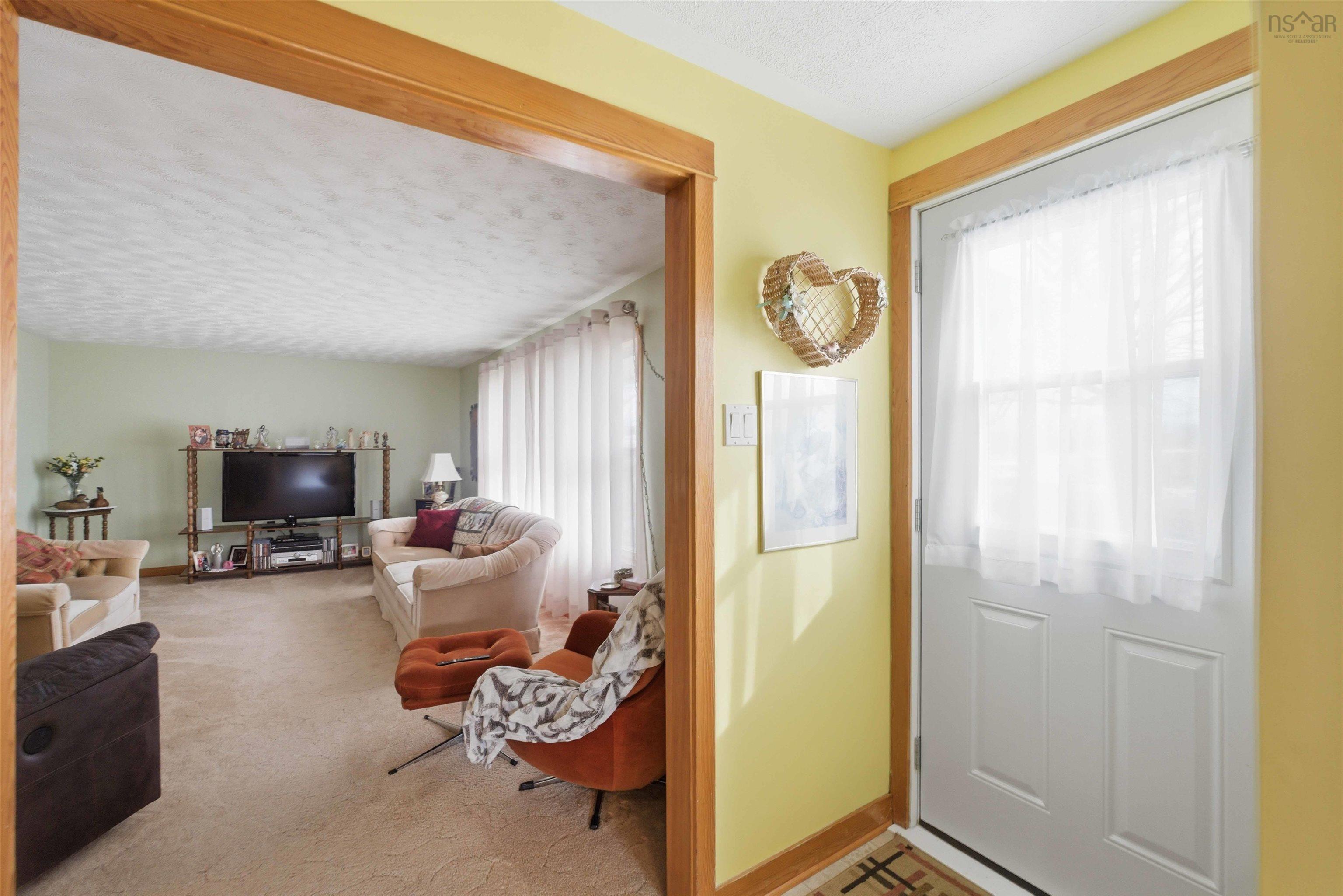 $375,000.00: 1535 Victoria Road, Dempseys Corner