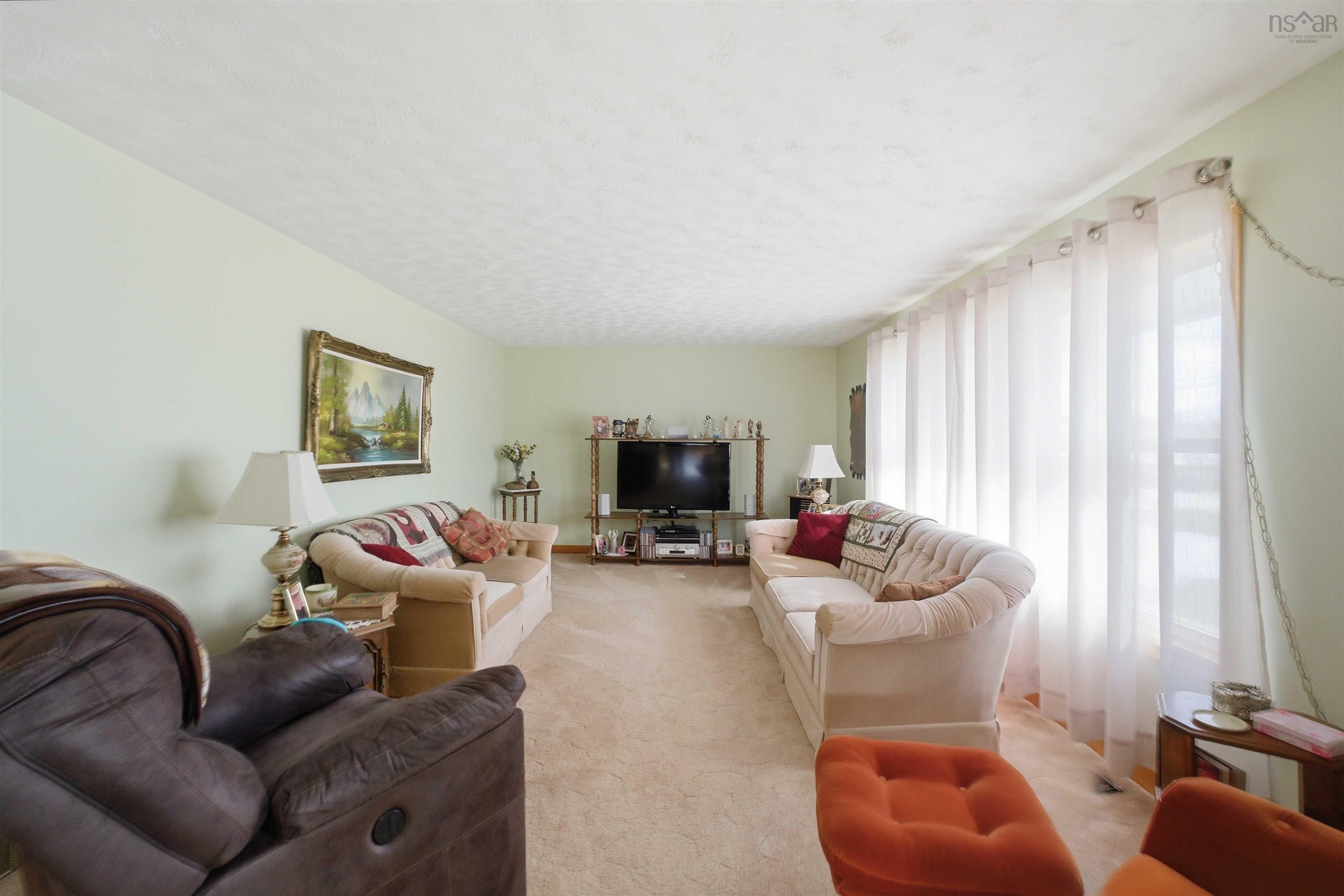 $375,000.00: 1535 Victoria Road, Dempseys Corner