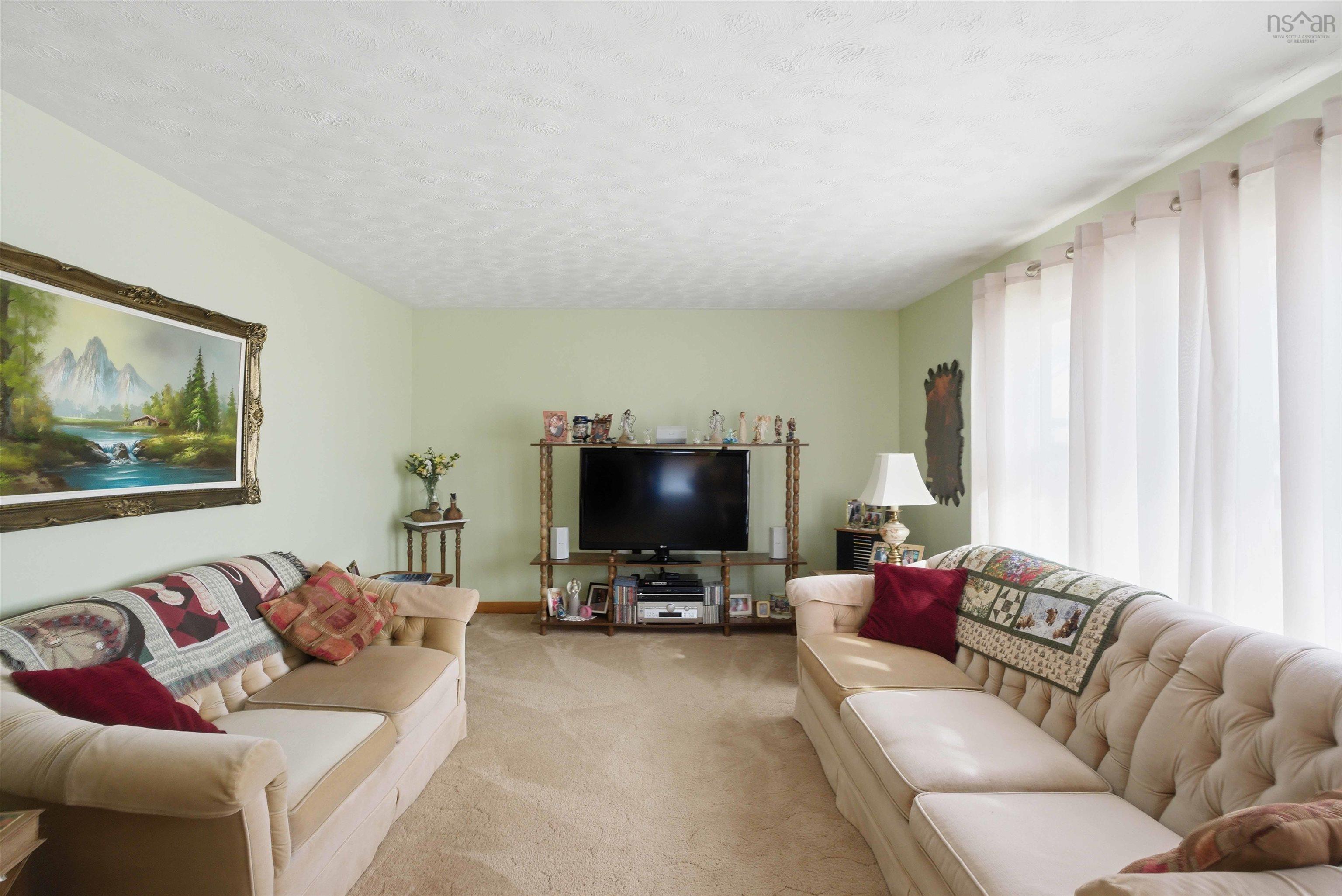 $375,000.00: 1535 Victoria Road, Dempseys Corner